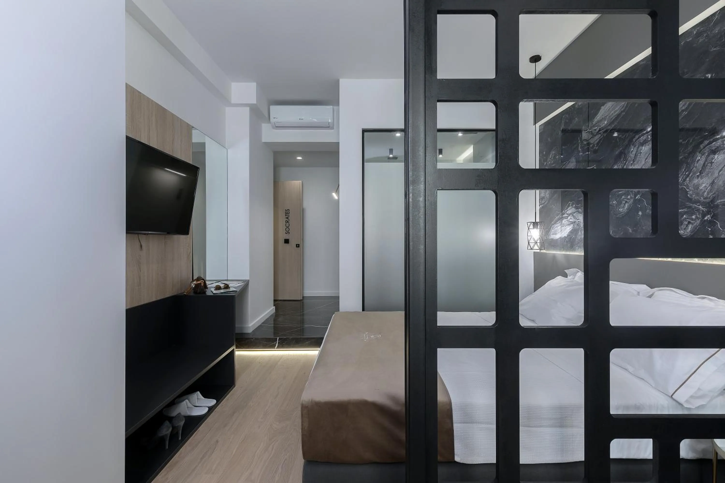 Photo of the whole room, Bed in Philosofia Athens Suites