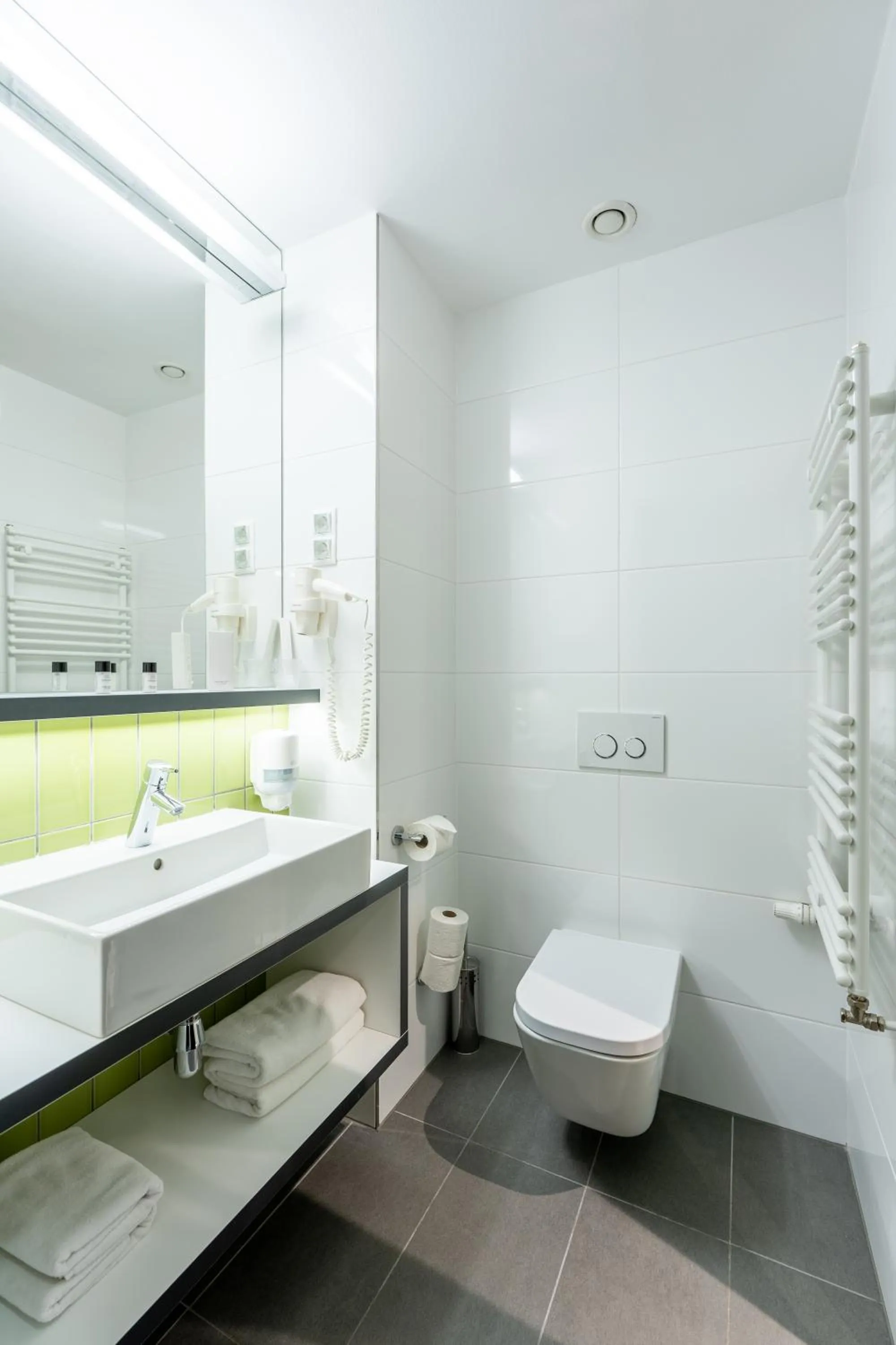 Bathroom in Globall Hotel