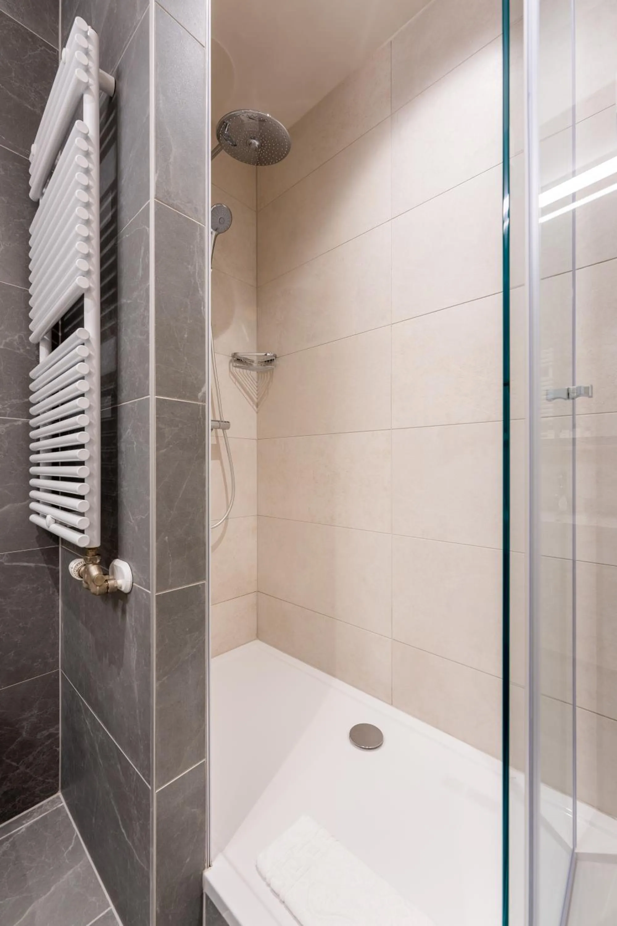 Bathroom in Globall Hotel