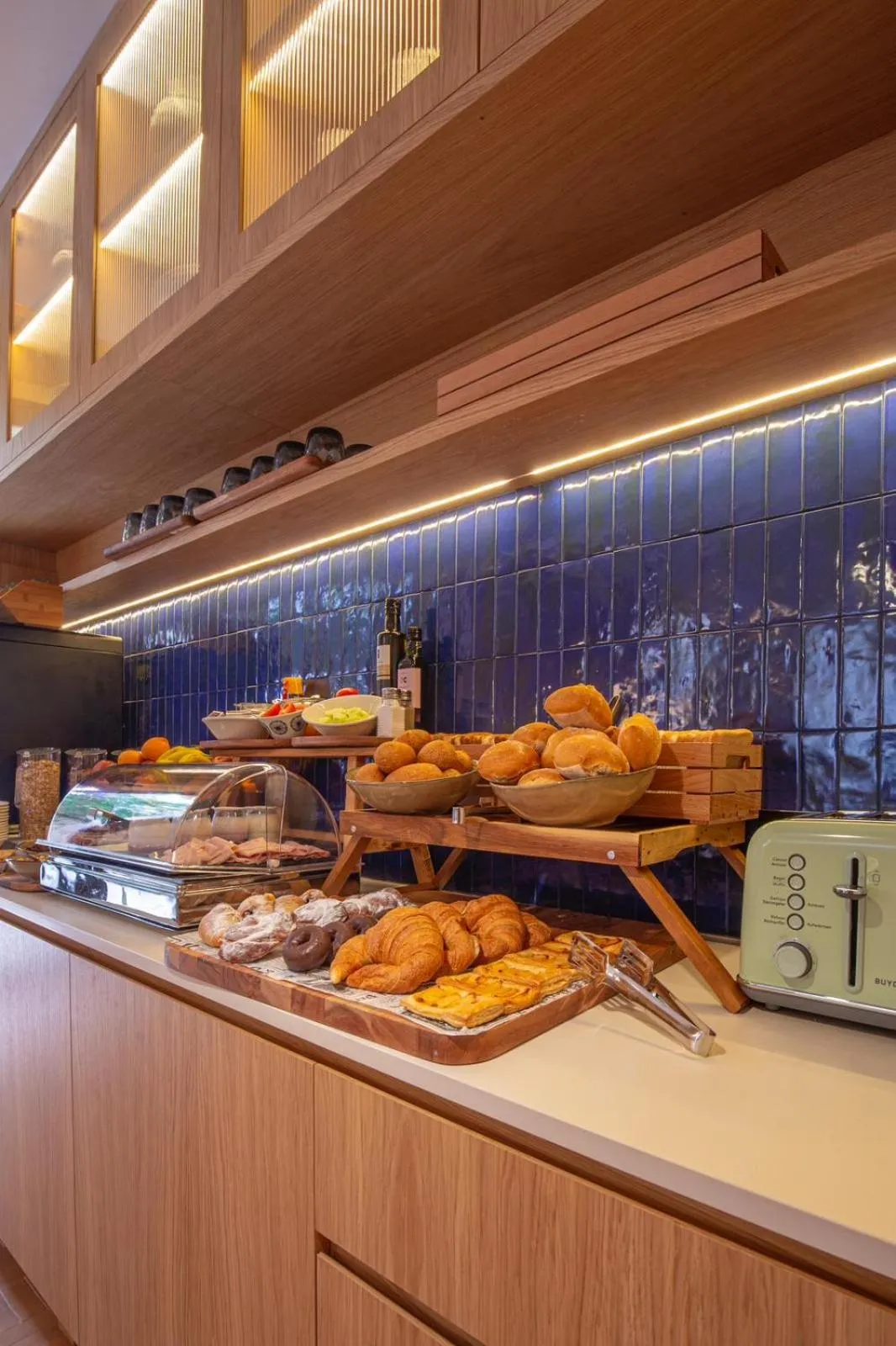 Breakfast in Port Plaza Apartments