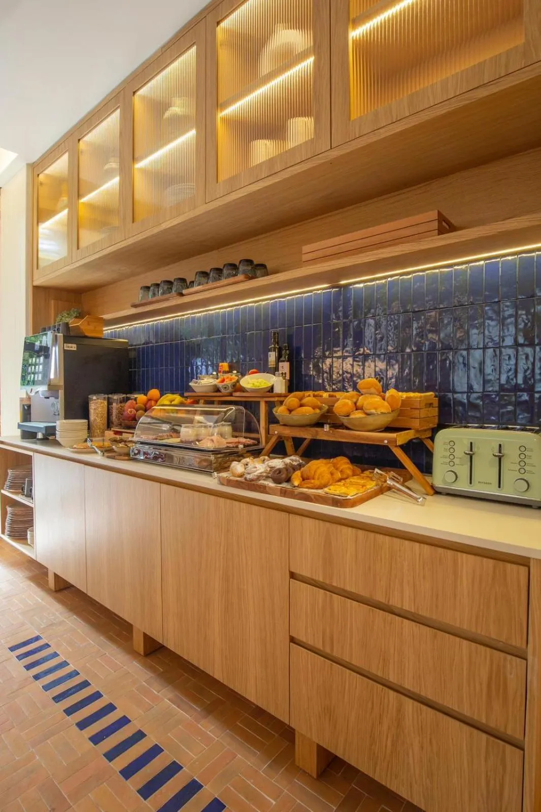 Breakfast in Port Plaza Apartments