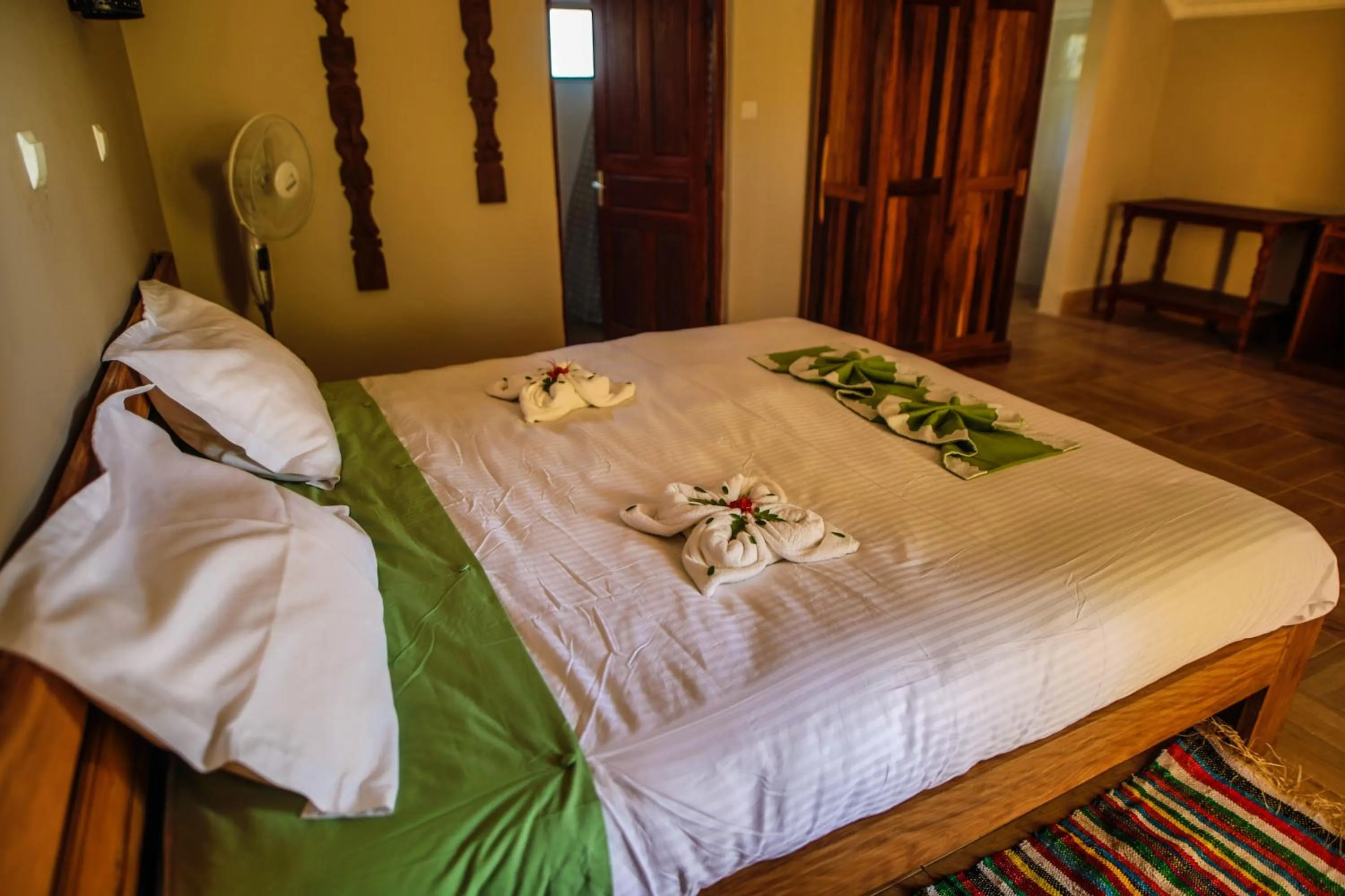 Photo of the whole room, Bed in LAGUNA BEACH