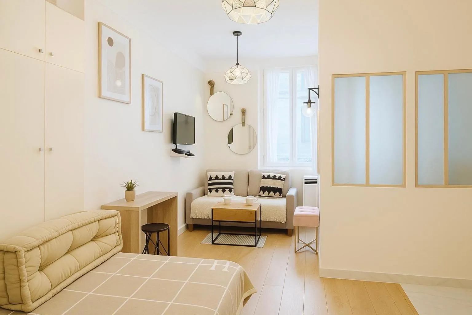 Communal lounge/ TV room in ARC DE TRIOMPHE-CARNOT Luxury & Design