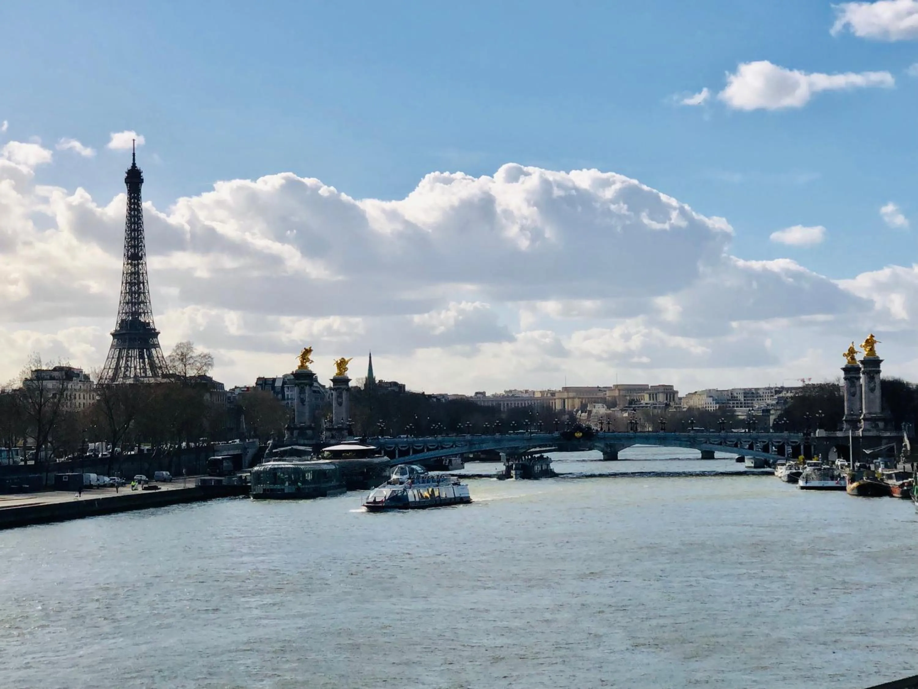 Day in ARC DE TRIOMPHE-CARNOT Luxury & Design
