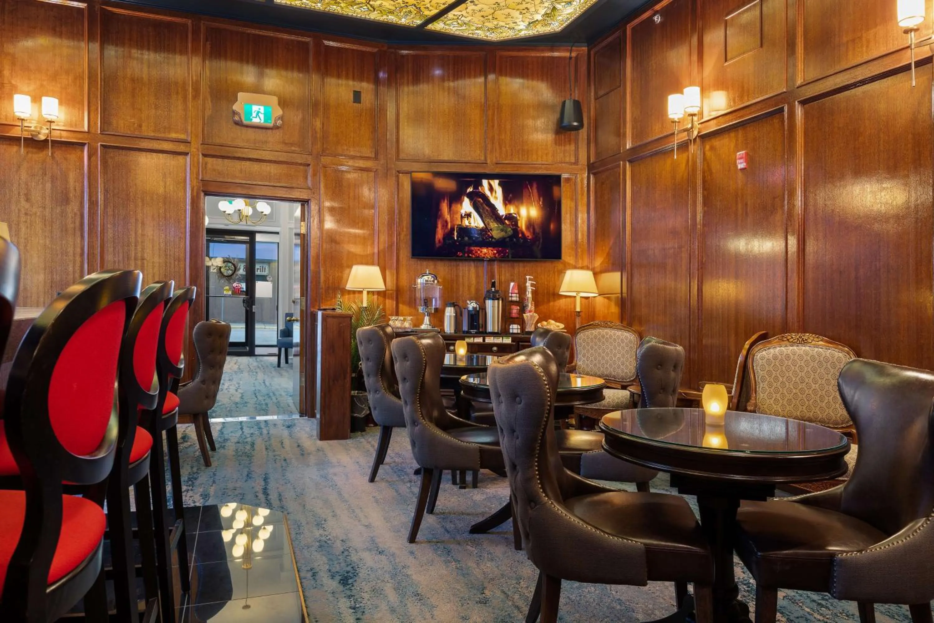 Lobby or reception in Crown Columbia Hotel; BW Premier Collection