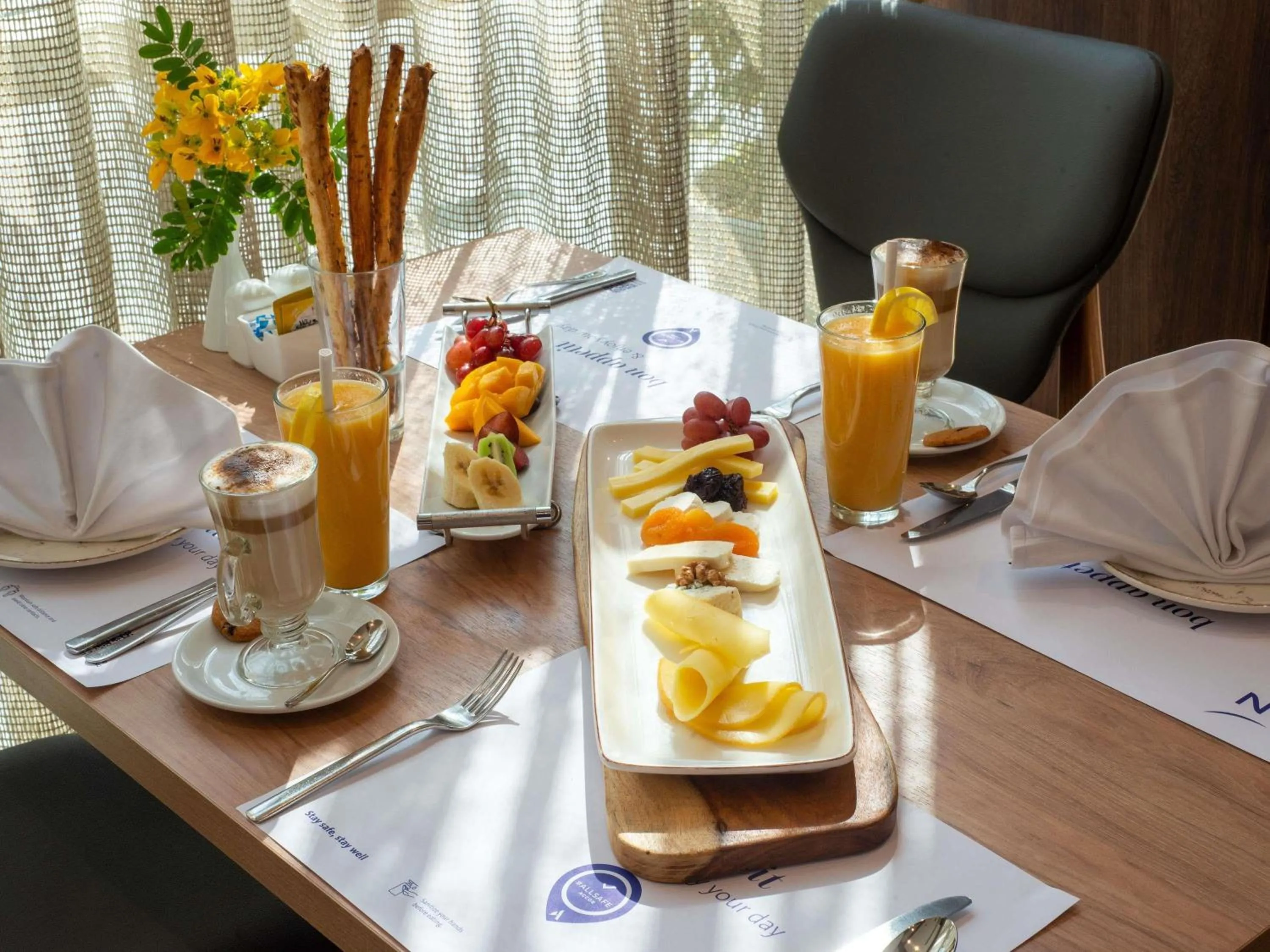 Restaurant/places to eat in Novotel Cairo El Borg