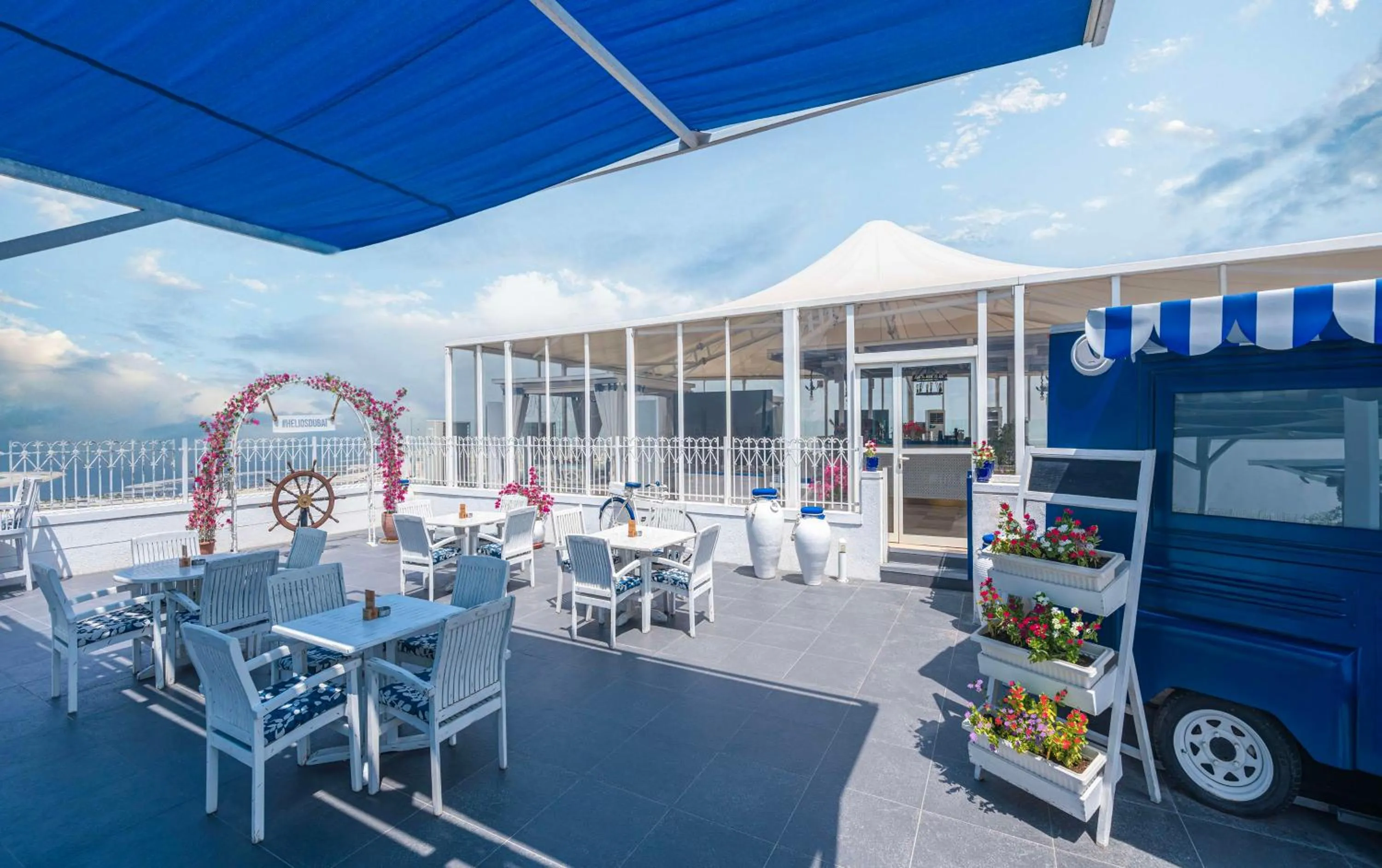 Restaurant/places to eat in Hyatt Regency Dubai - Corniche