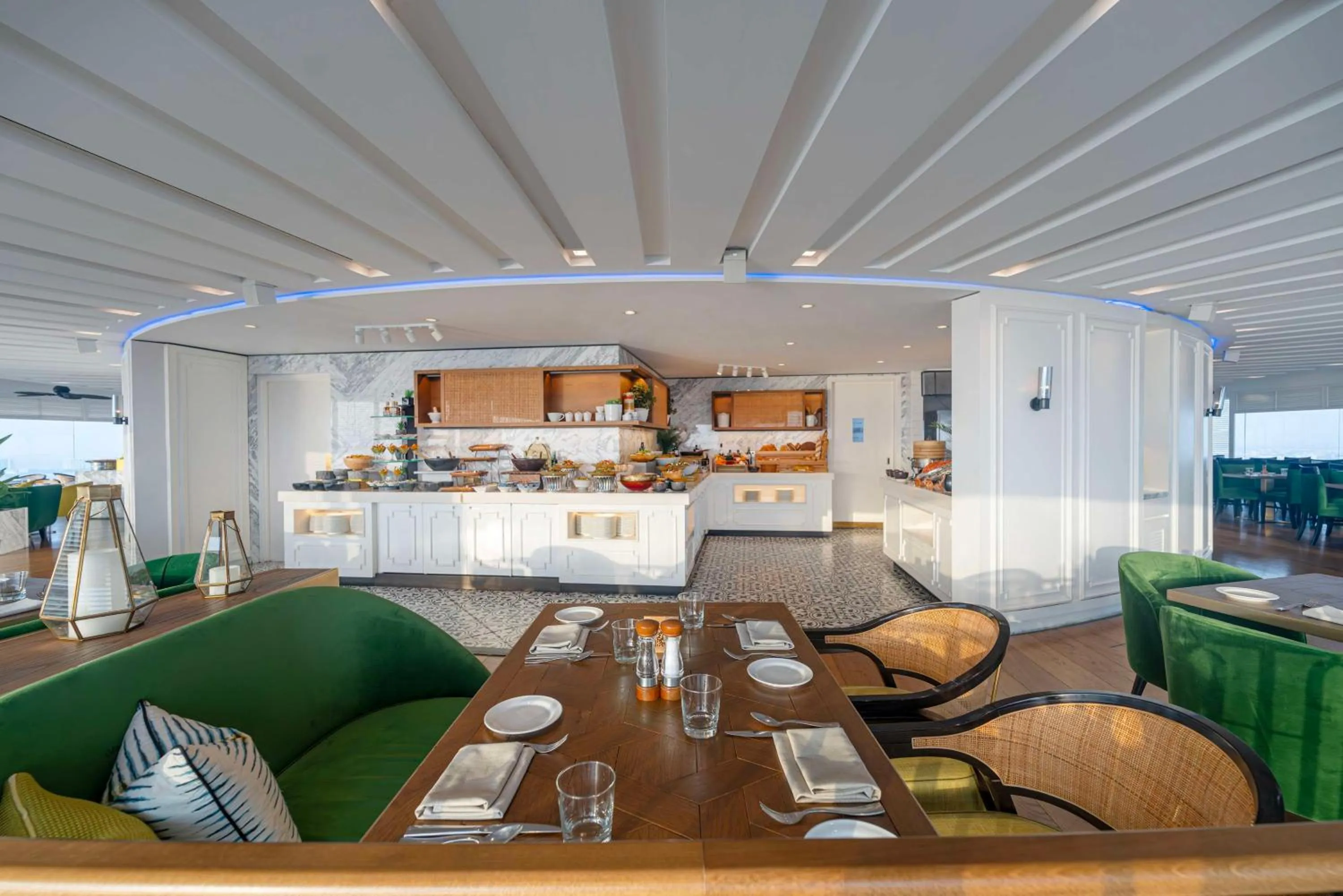 Restaurant/places to eat in Hyatt Regency Dubai - Corniche