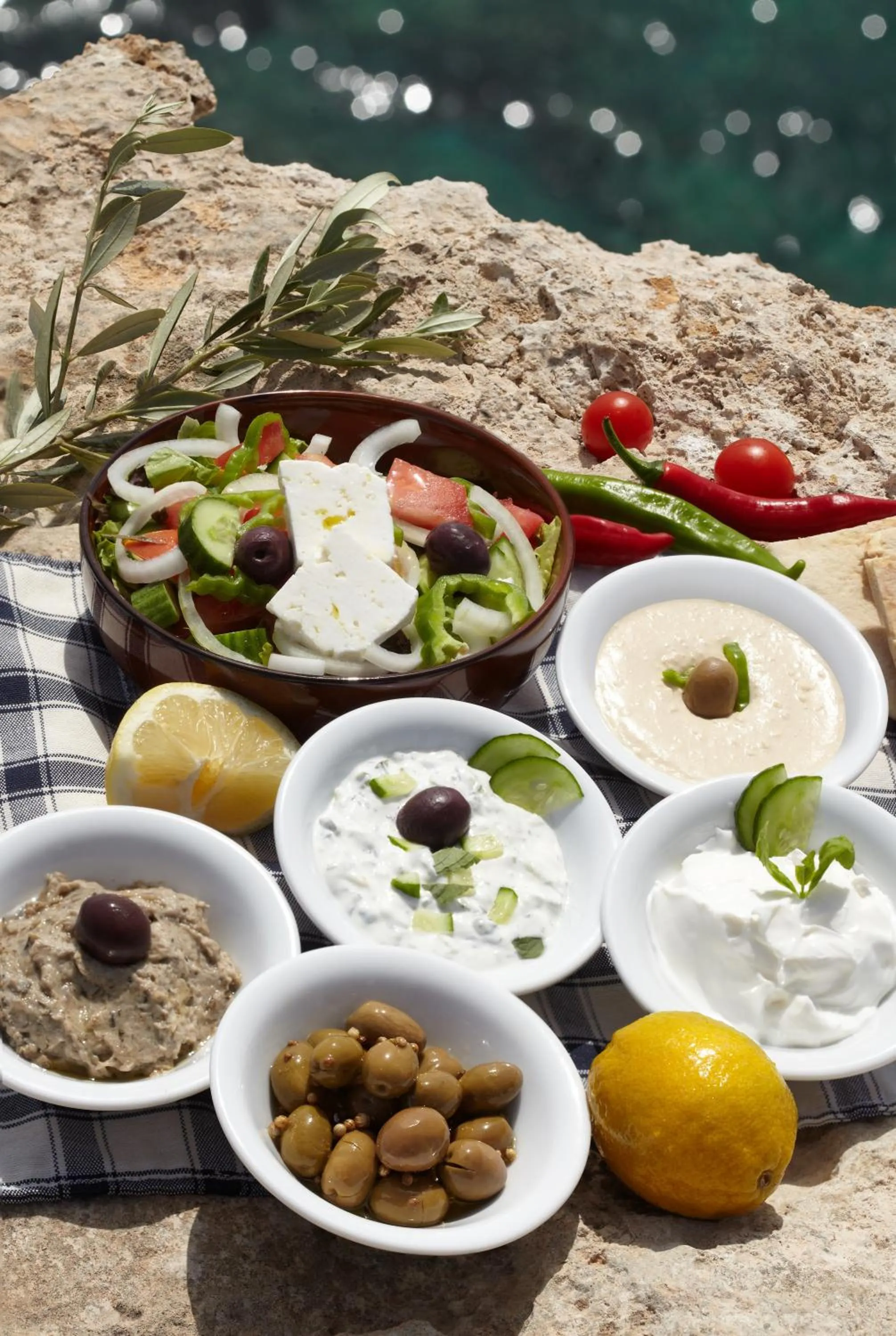 Food in Melpo Antia Hotel & Suites