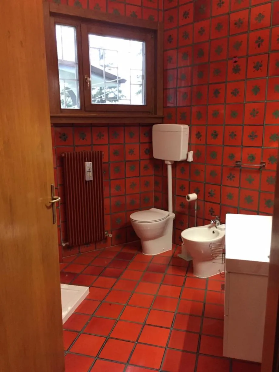 Toilet in B & B Chic