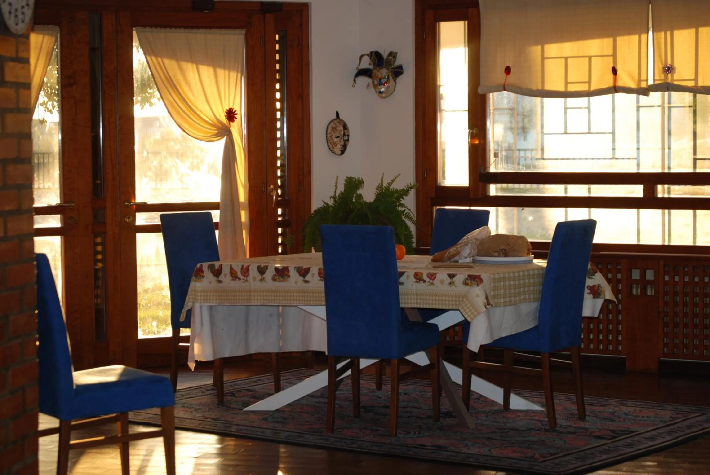 Breakfast in B & B Chic