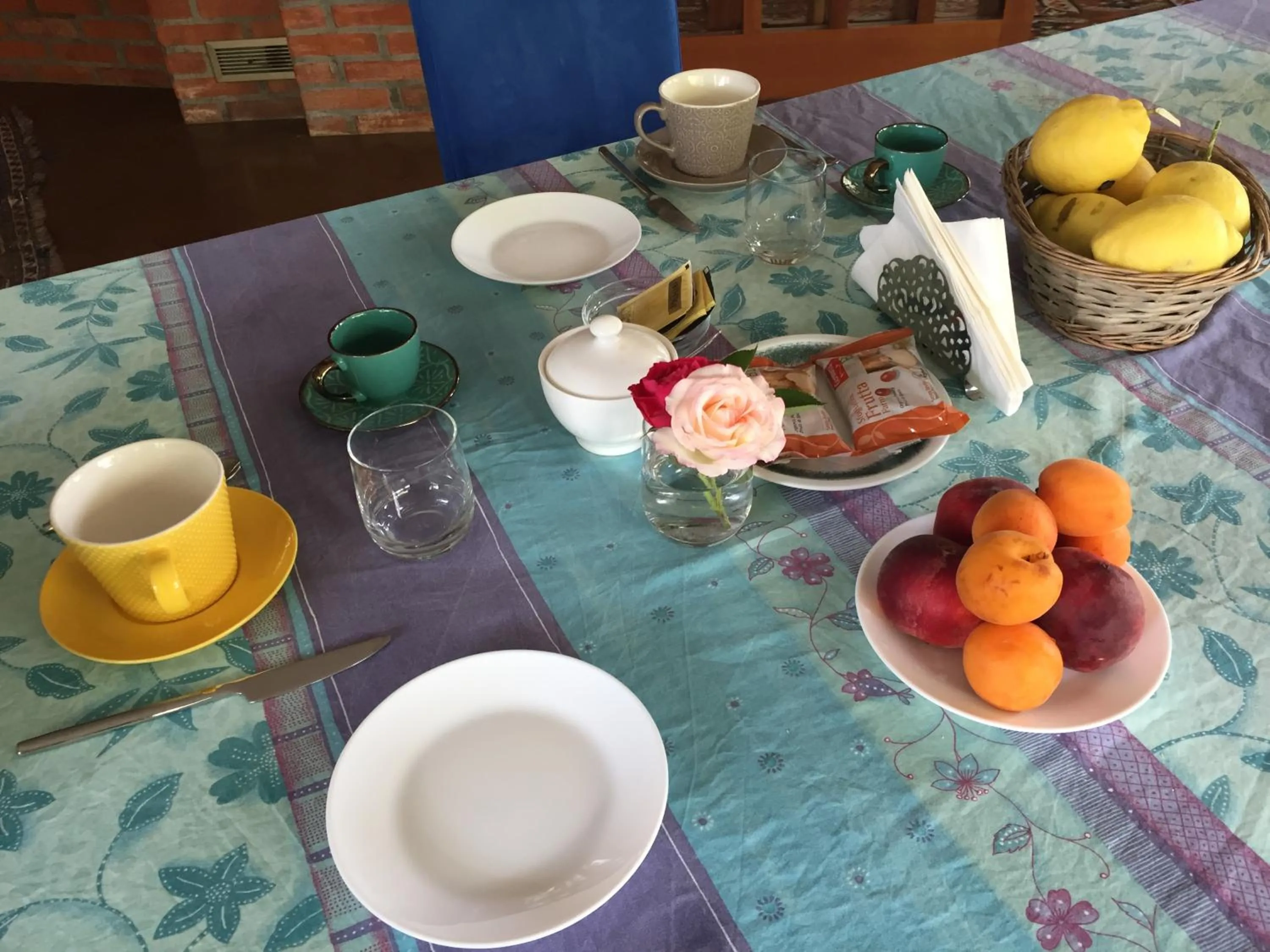 Breakfast in B & B Chic