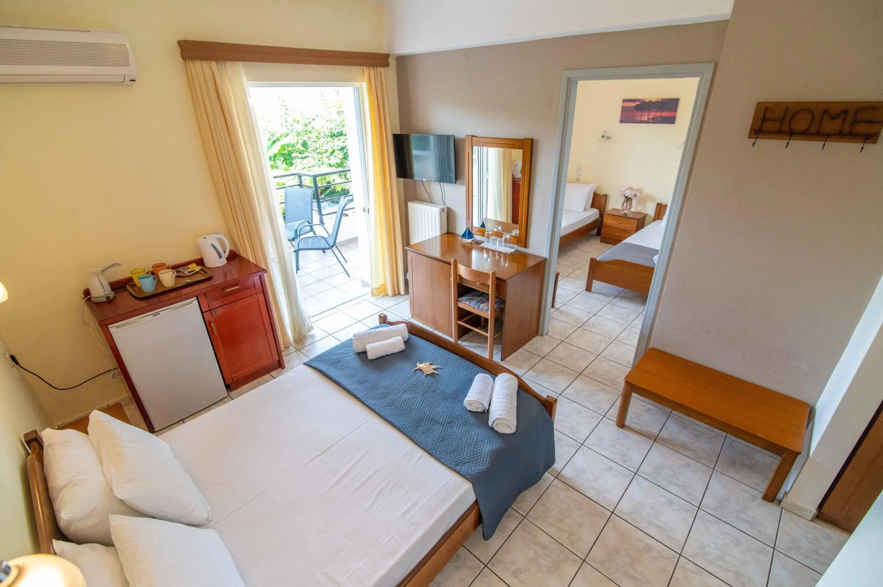 Photo of the whole room in Iraklis Hotel