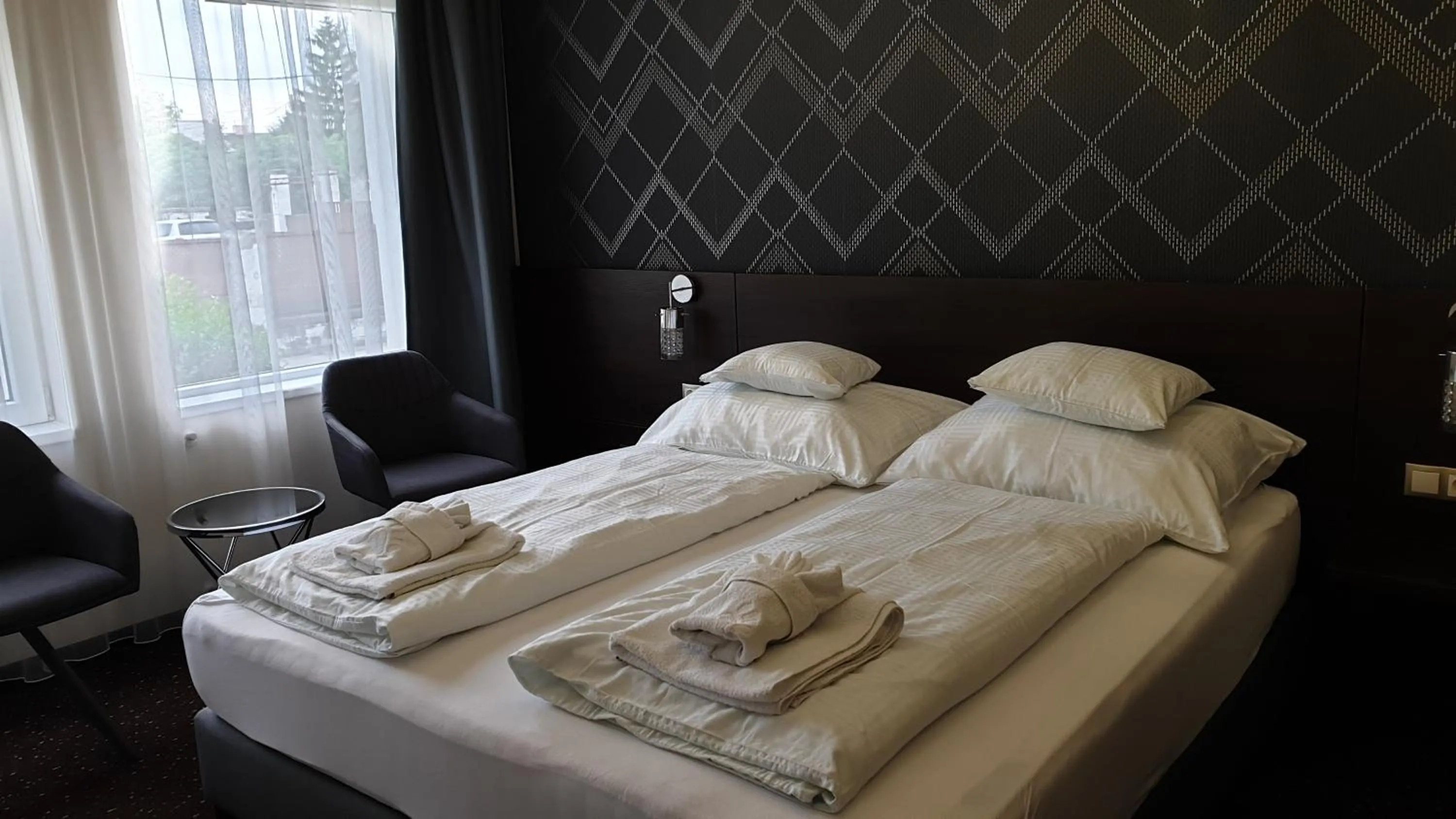 Bedroom, Bed in Vácz Hotel