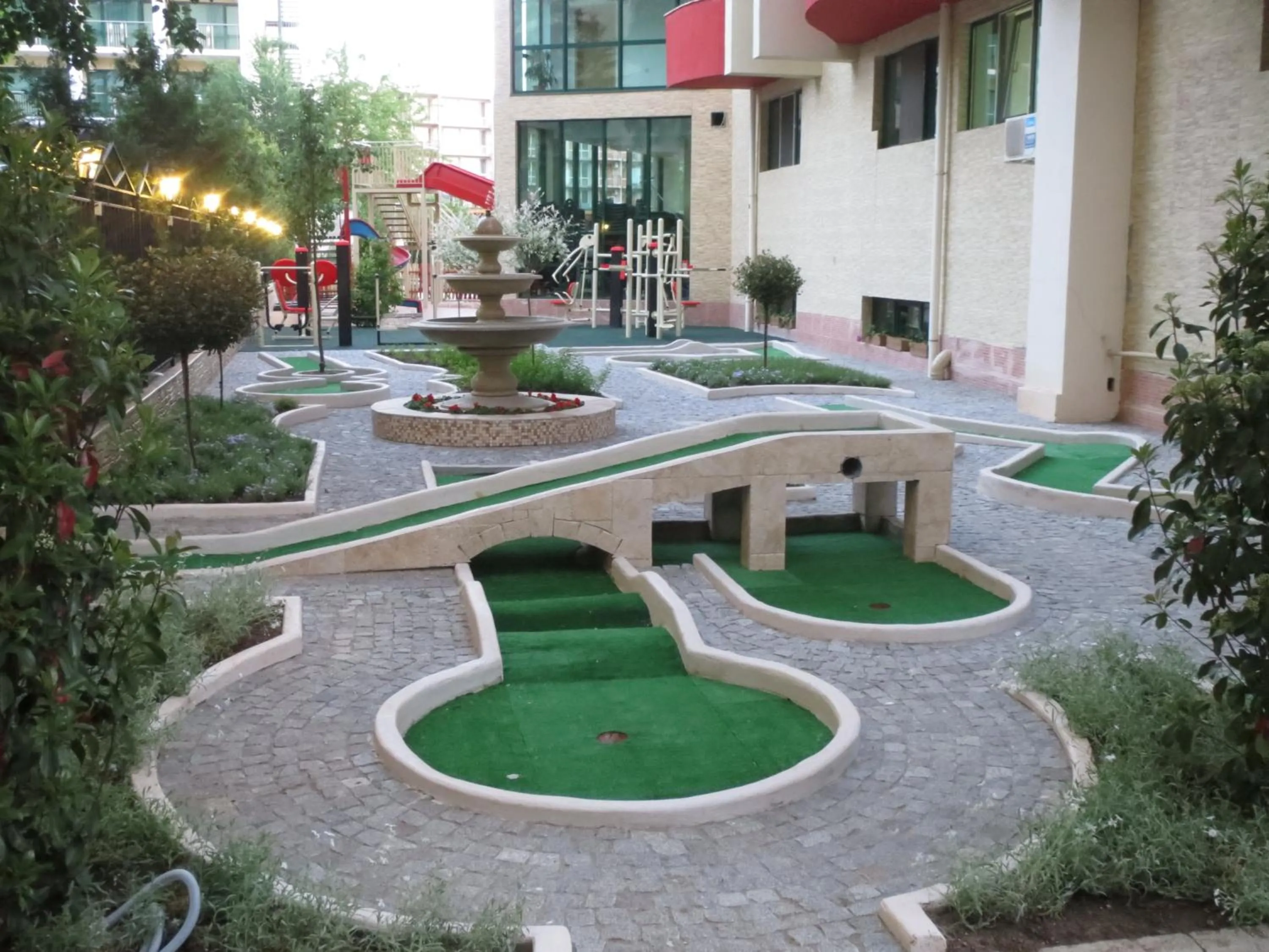 Minigolf in Mena Palace Hotel - All Inclusive