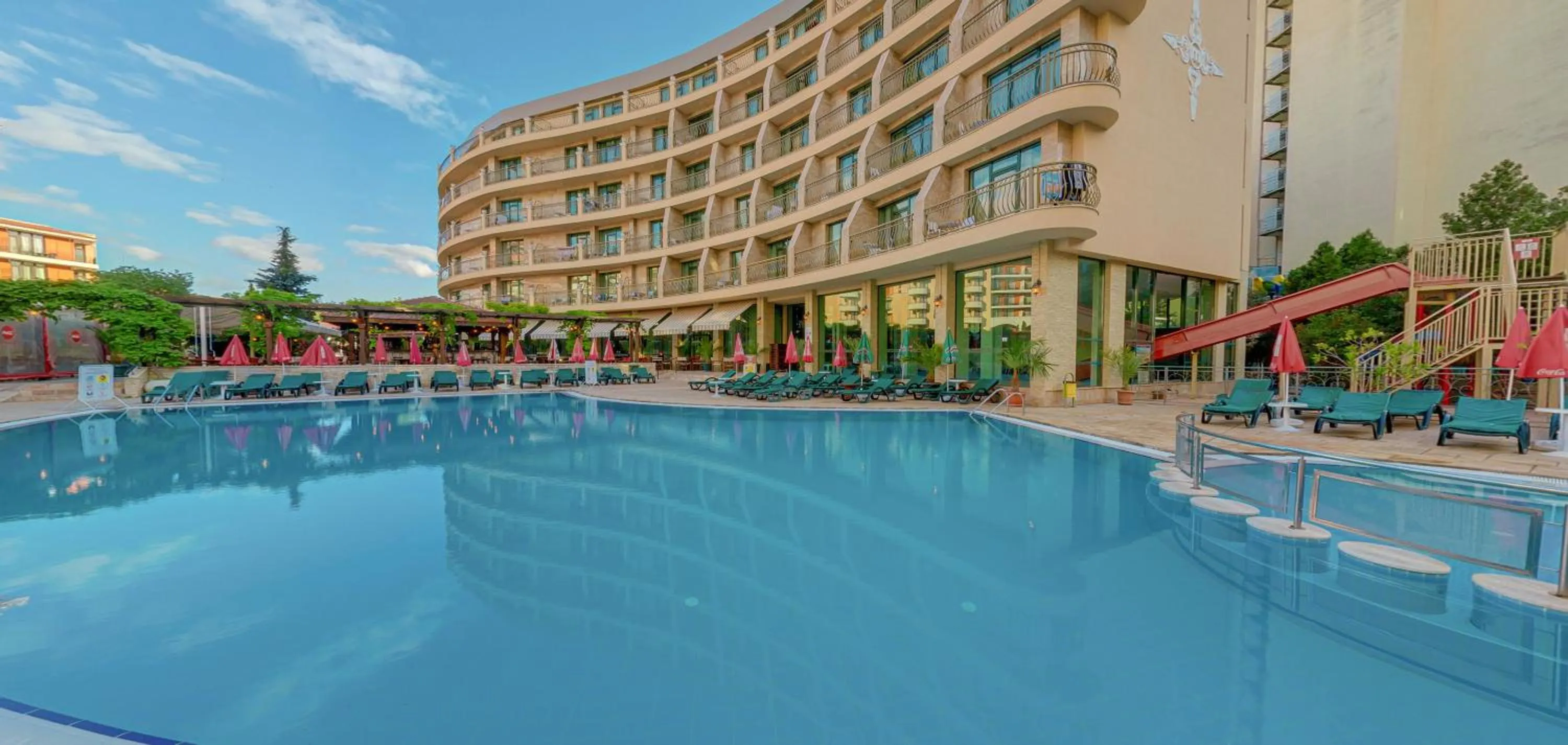 Swimming pool in Mena Palace Hotel - All Inclusive