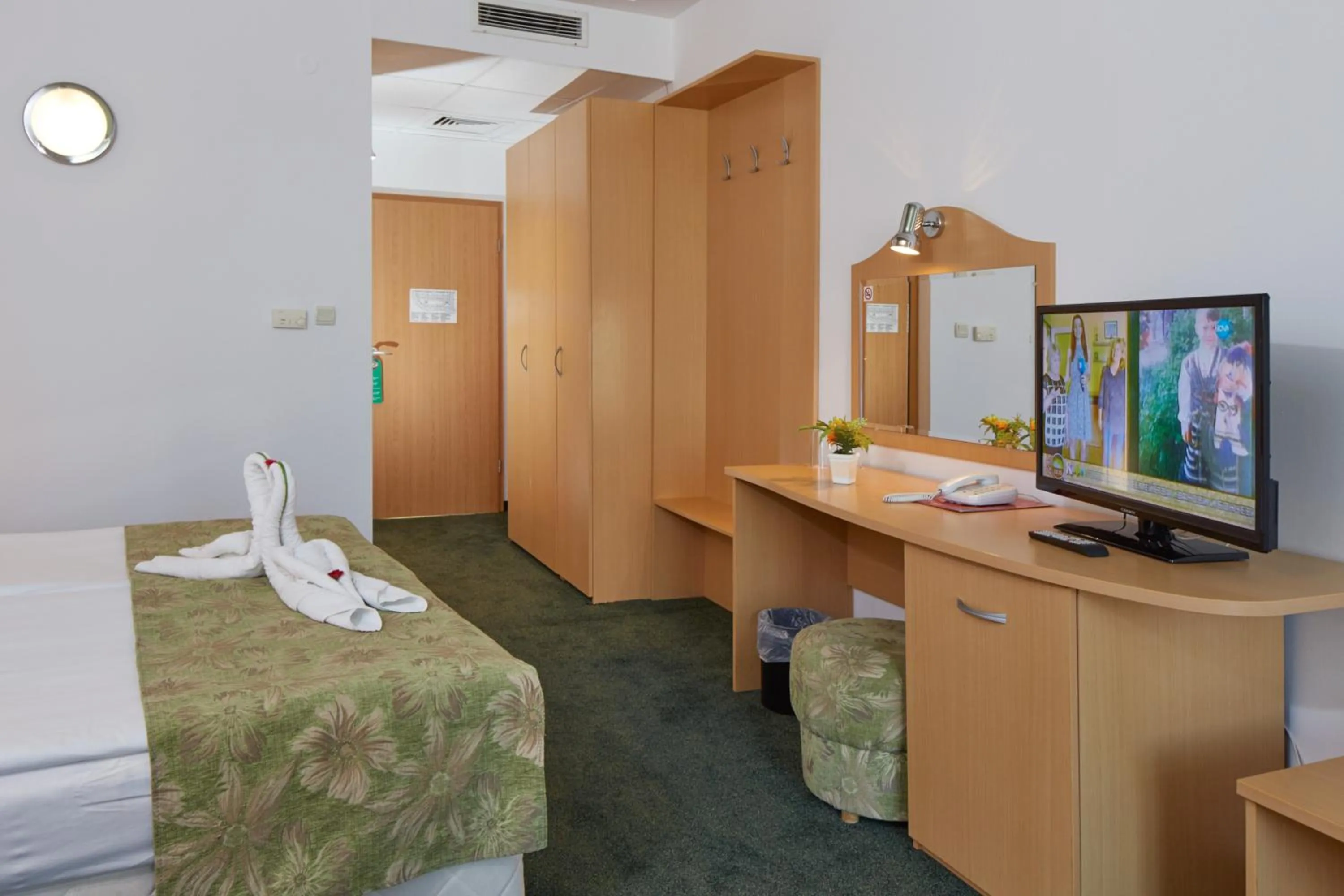 Photo of the whole room, Bed in Mena Palace Hotel - All Inclusive