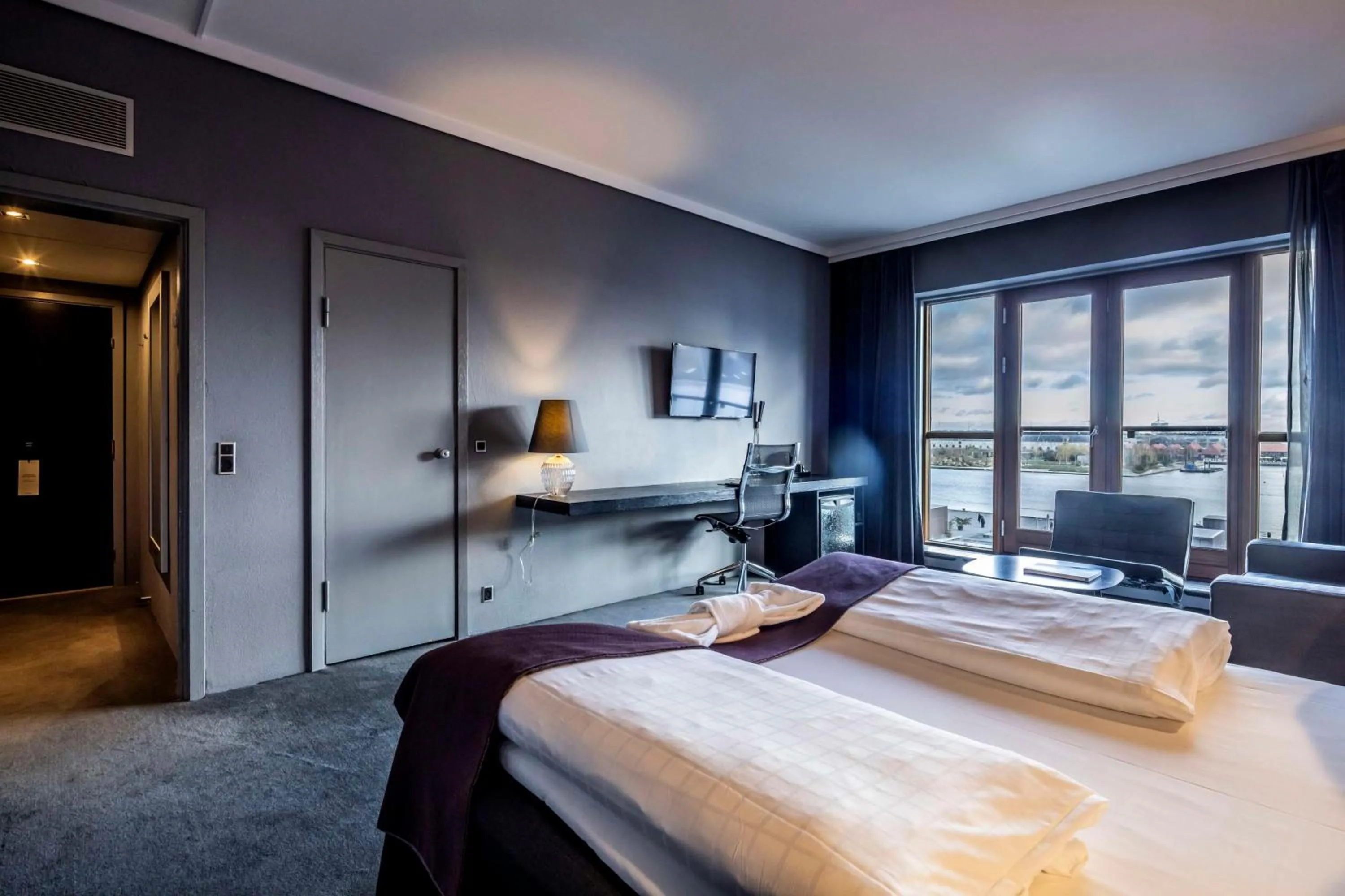 Bedroom, Bed in Scandic Front