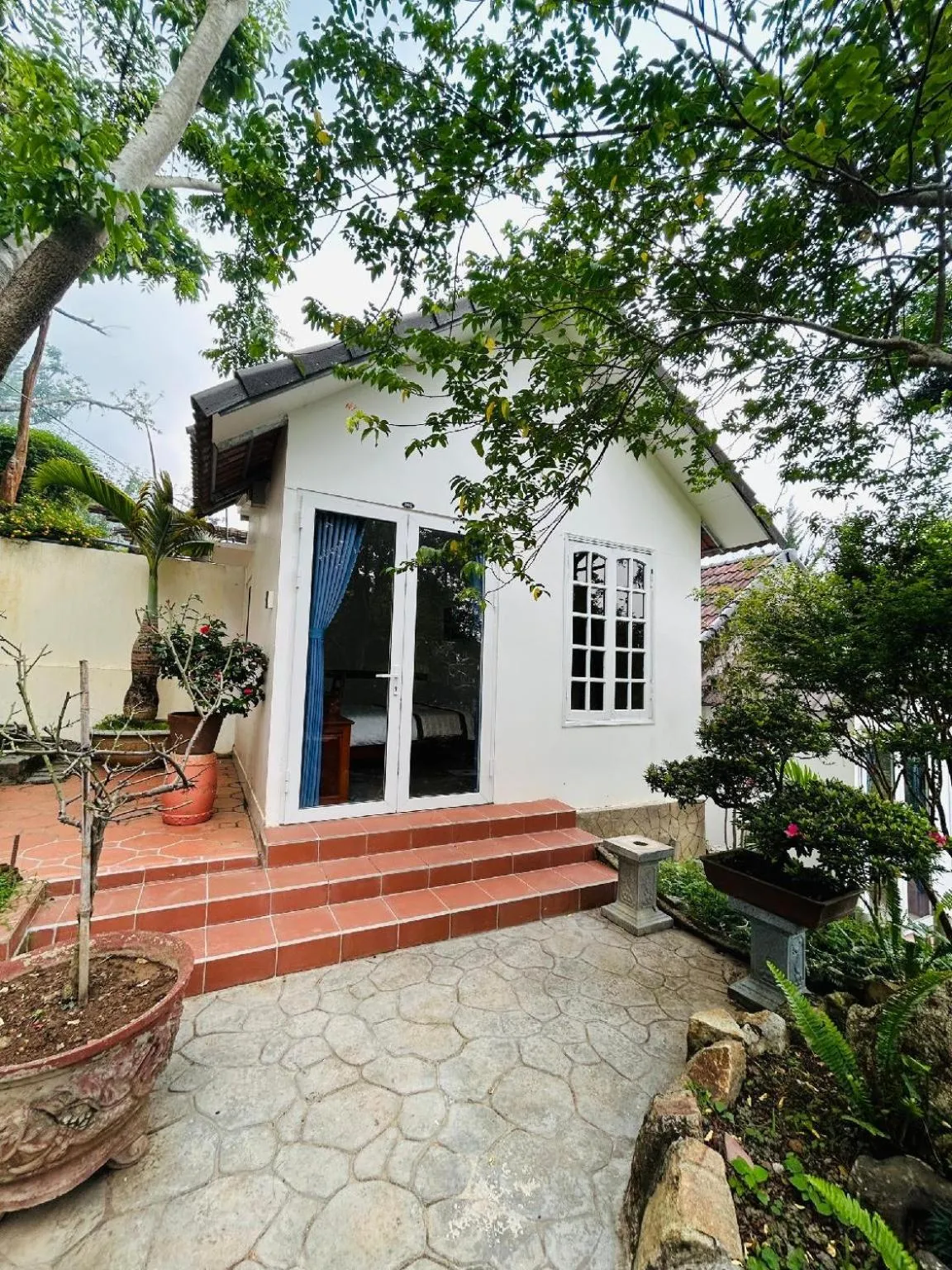 Property building in Dieu Thong Hotel