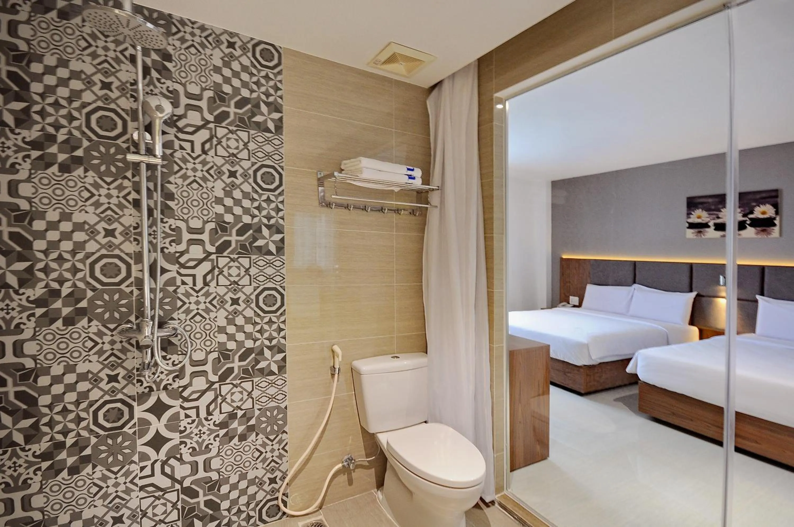 Shower, Bed in For You Hotel