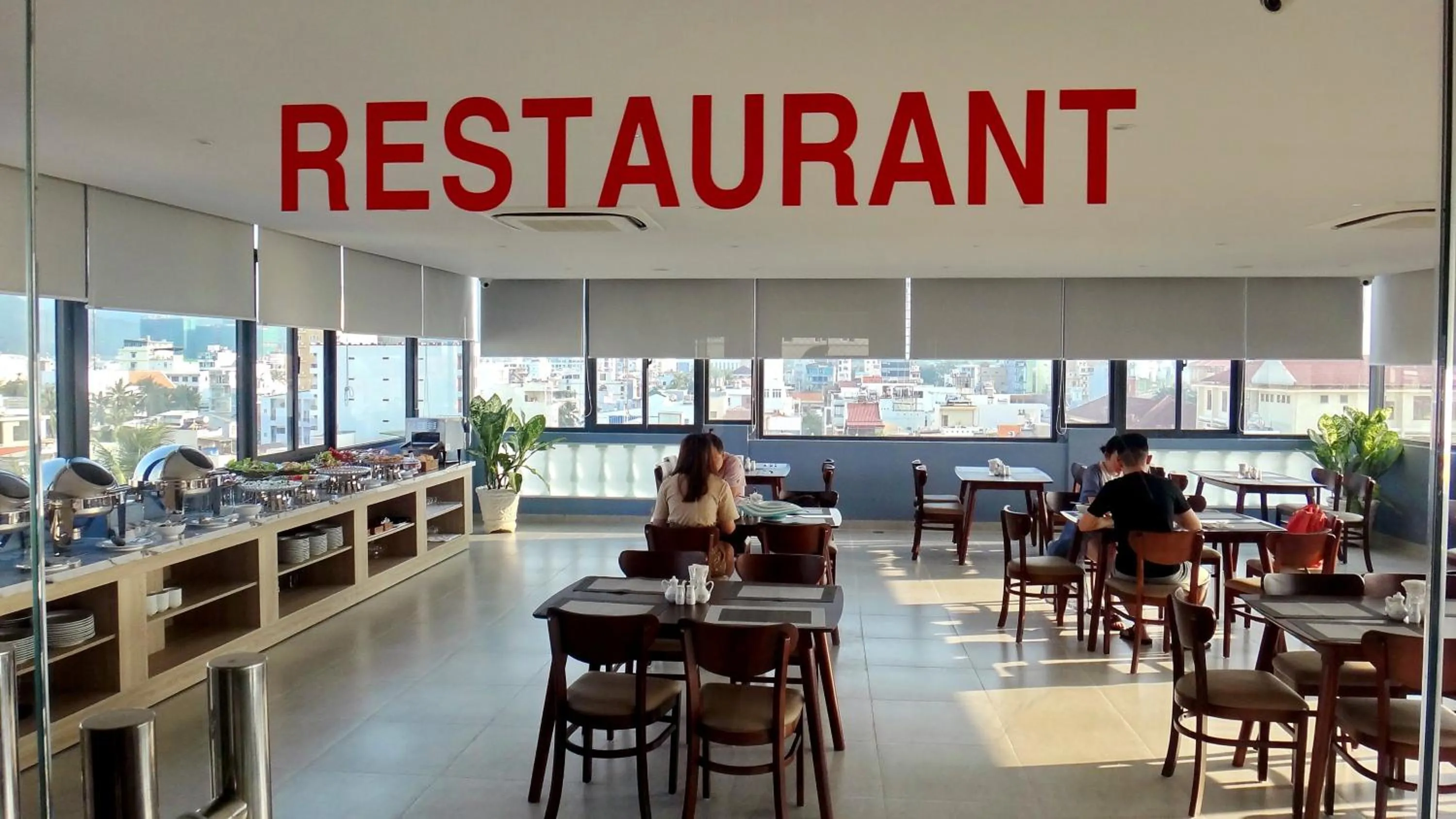 Restaurant/places to eat in For You Hotel