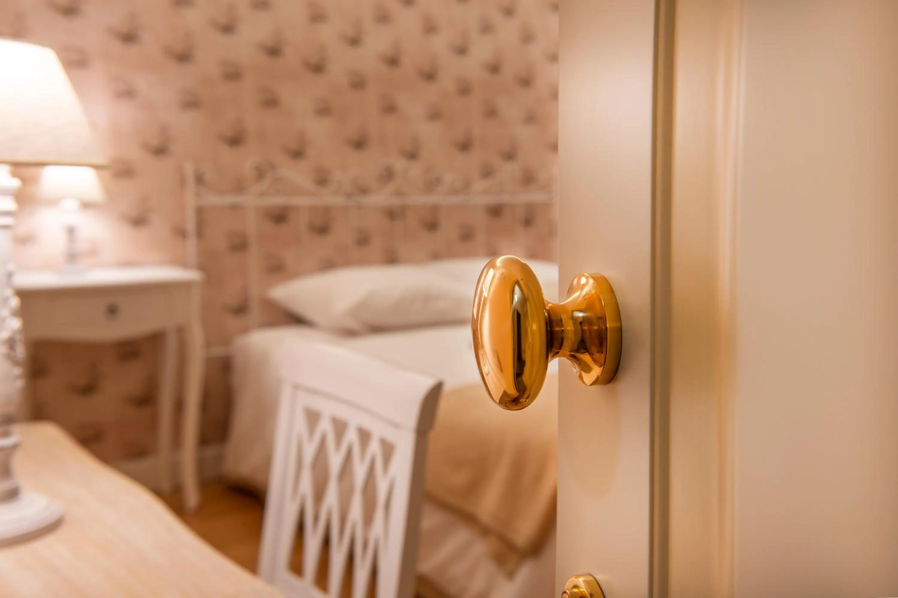 Decorative detail, Bed in Maralè