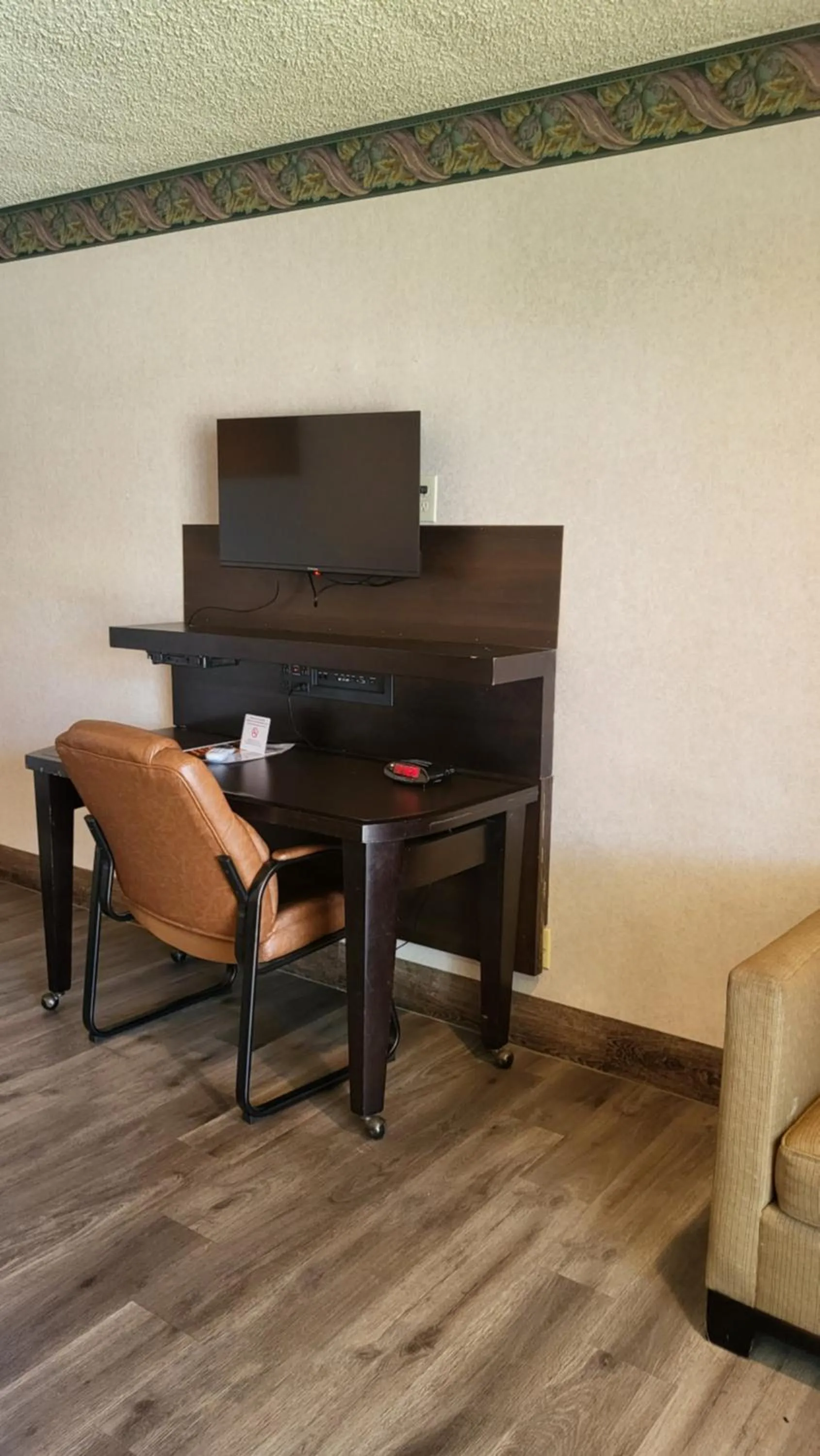 Property building in Valley Inn