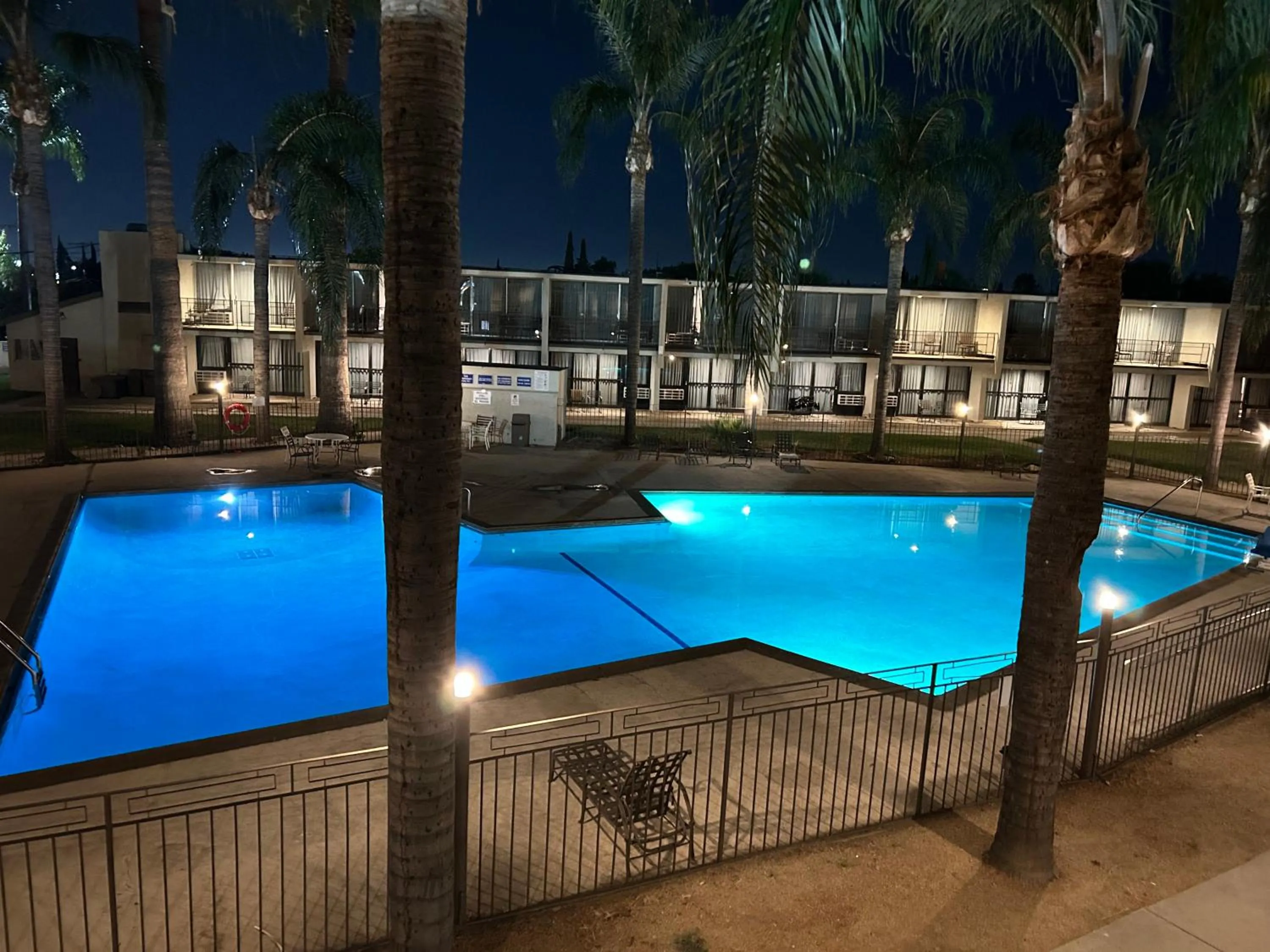 Swimming pool in Valley Inn