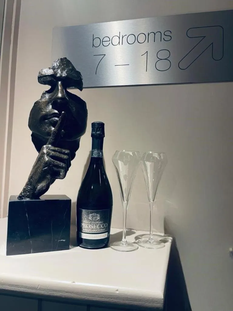 hair dresser in Orocco Pier