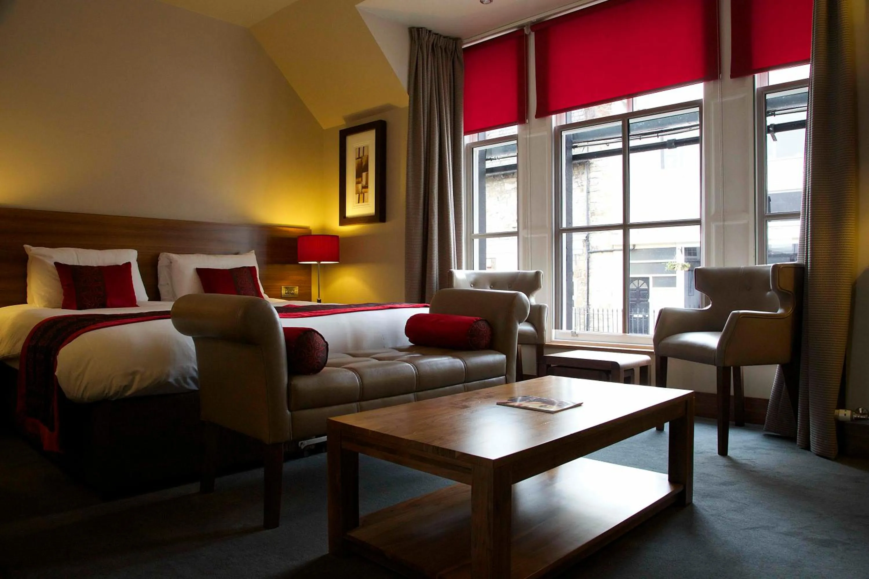 Photo of the whole room, Bed in Orocco Pier