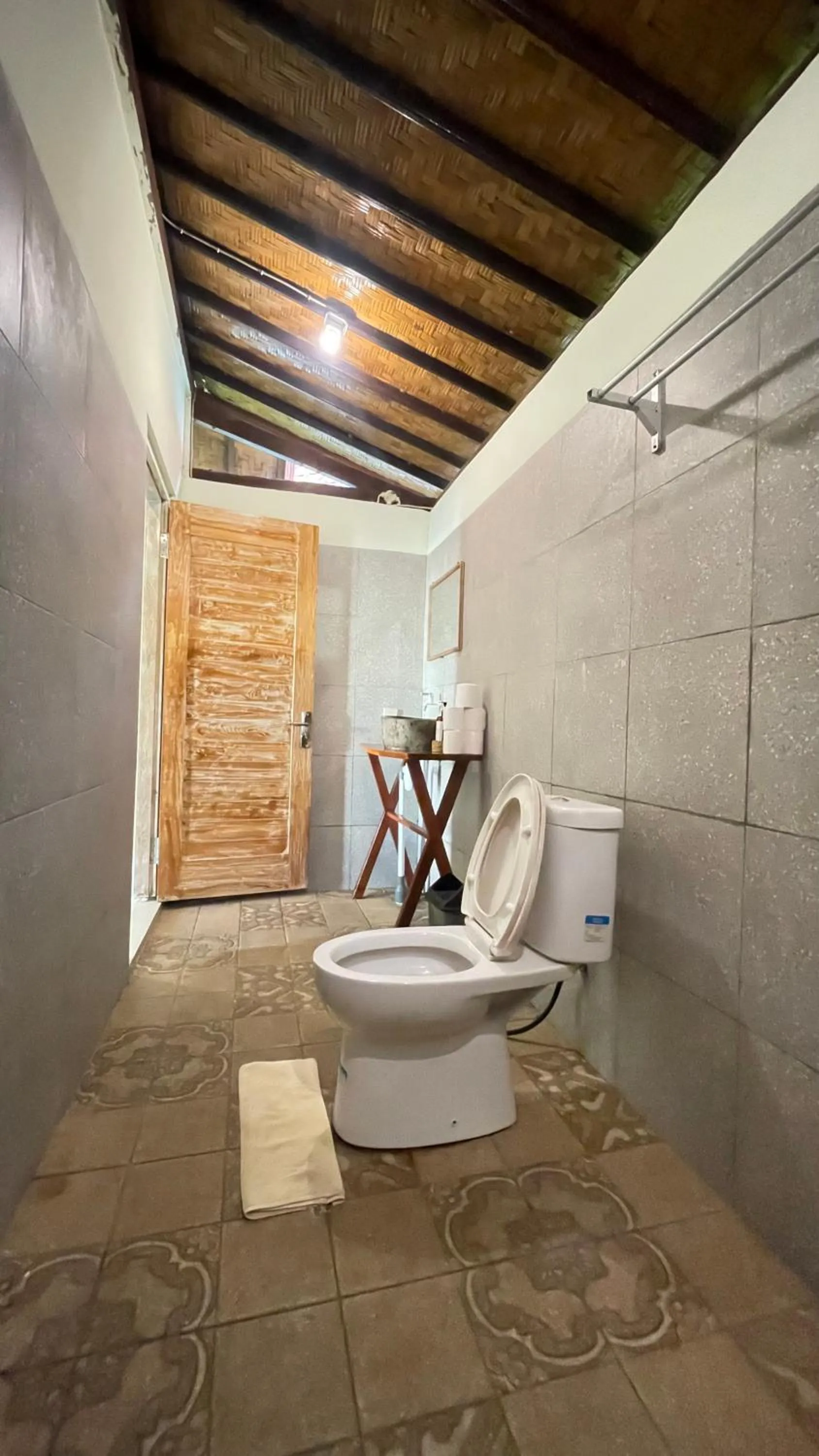 Toilet in MESARI Cottage