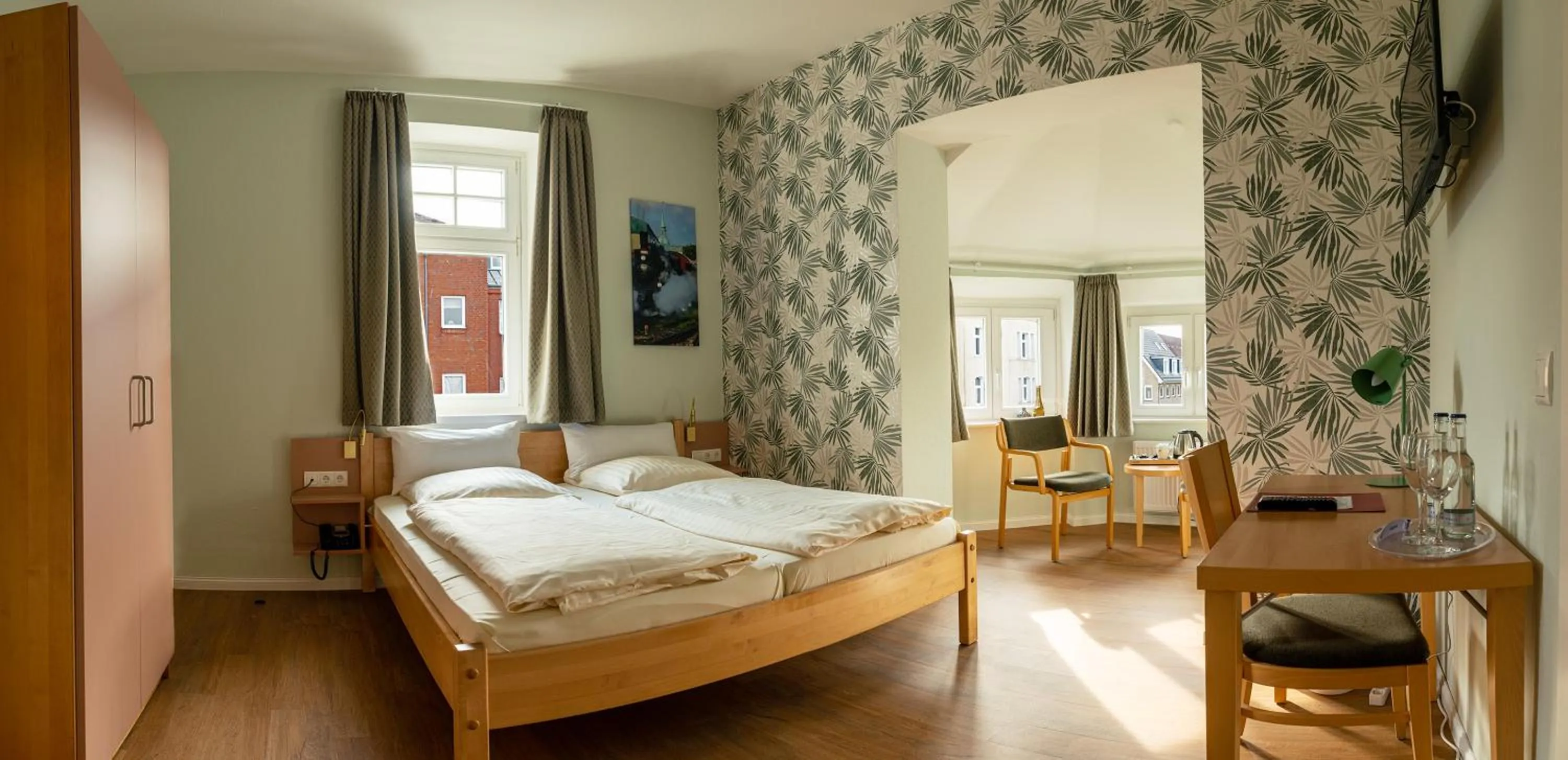 Photo of the whole room, Bed in Hotel Alter Kreisbahnhof