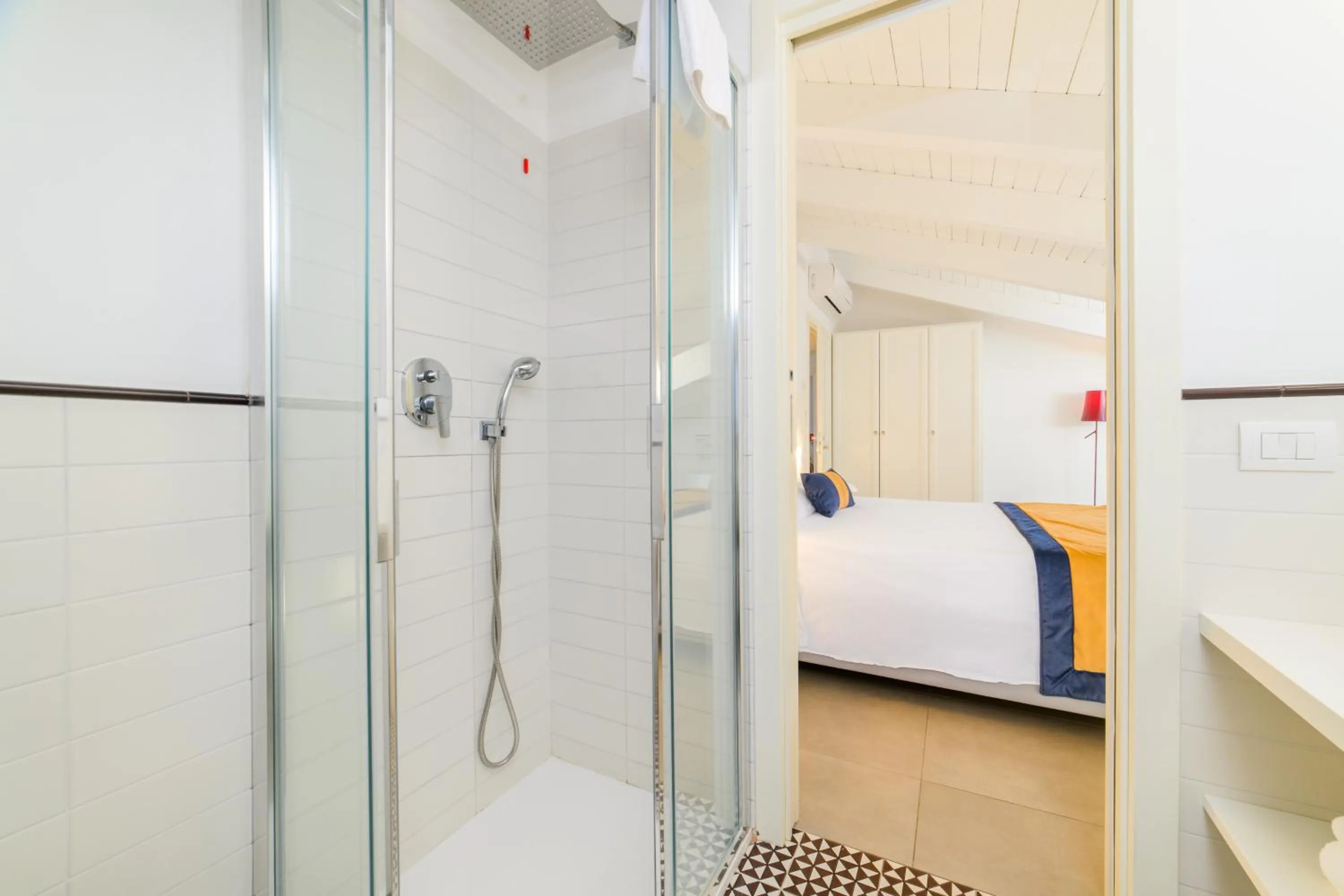 Shower, Bed in Zia Pupetta Suites