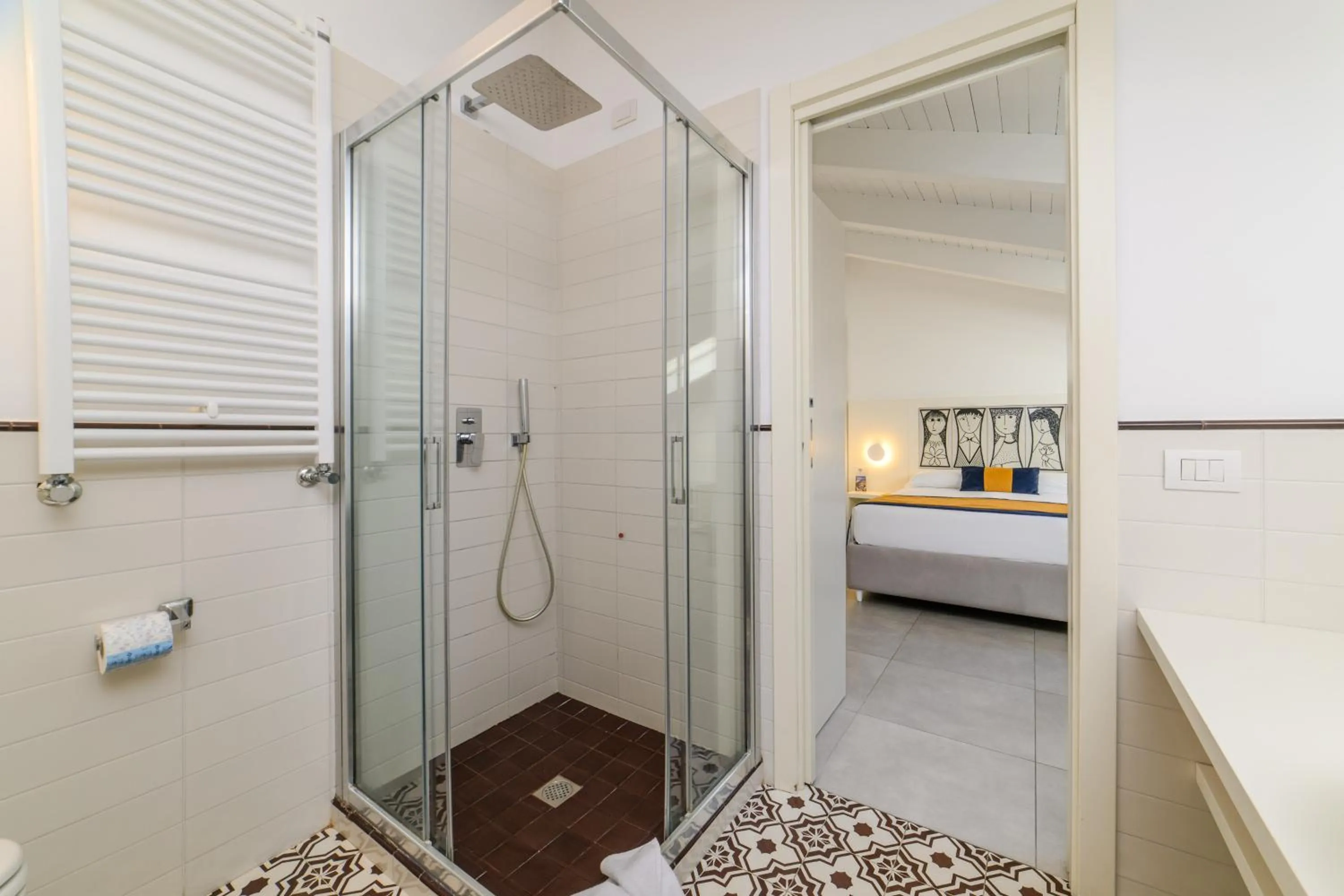 Shower, Bed in Zia Pupetta Suites
