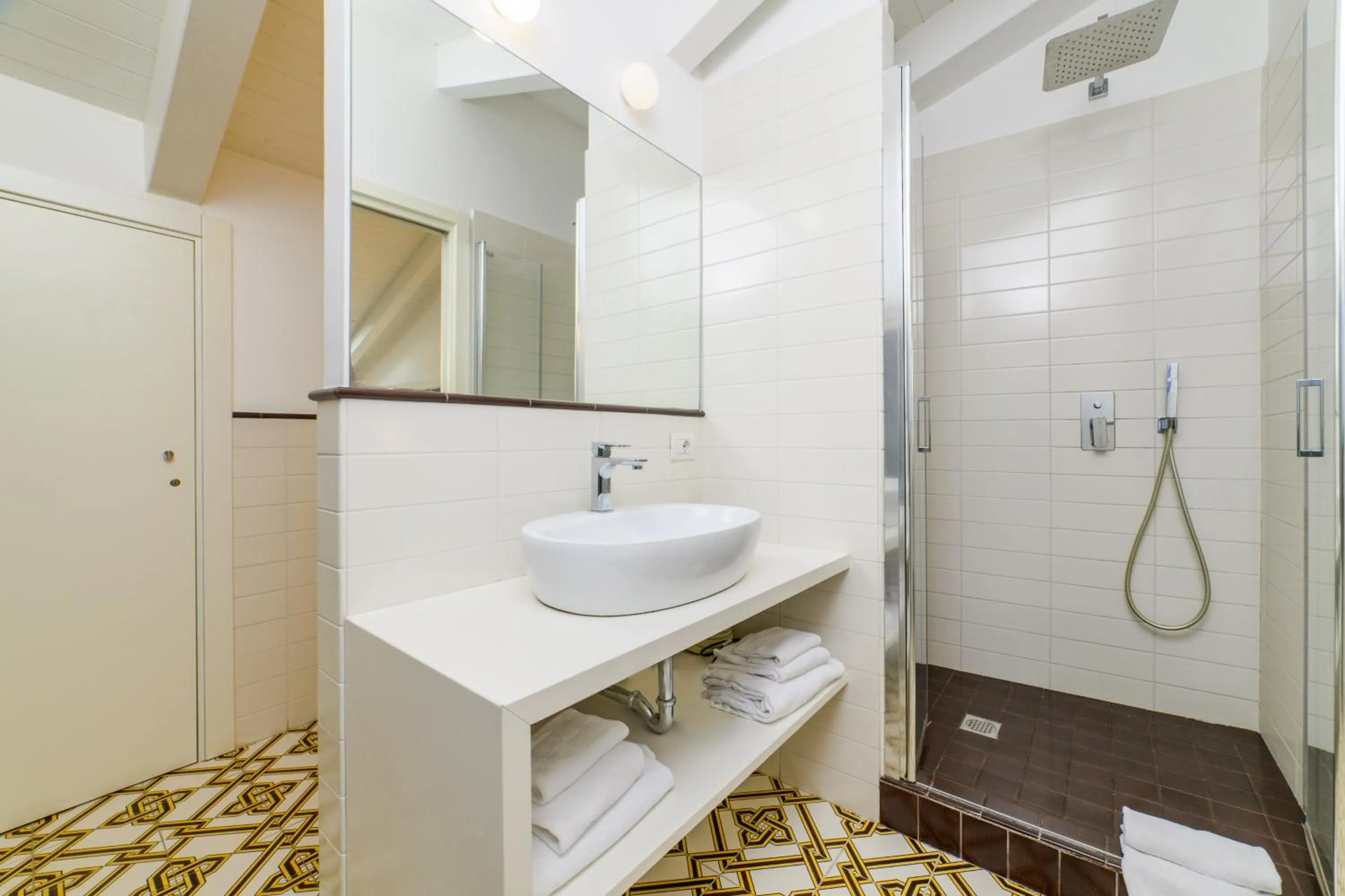 Shower in Zia Pupetta Suites