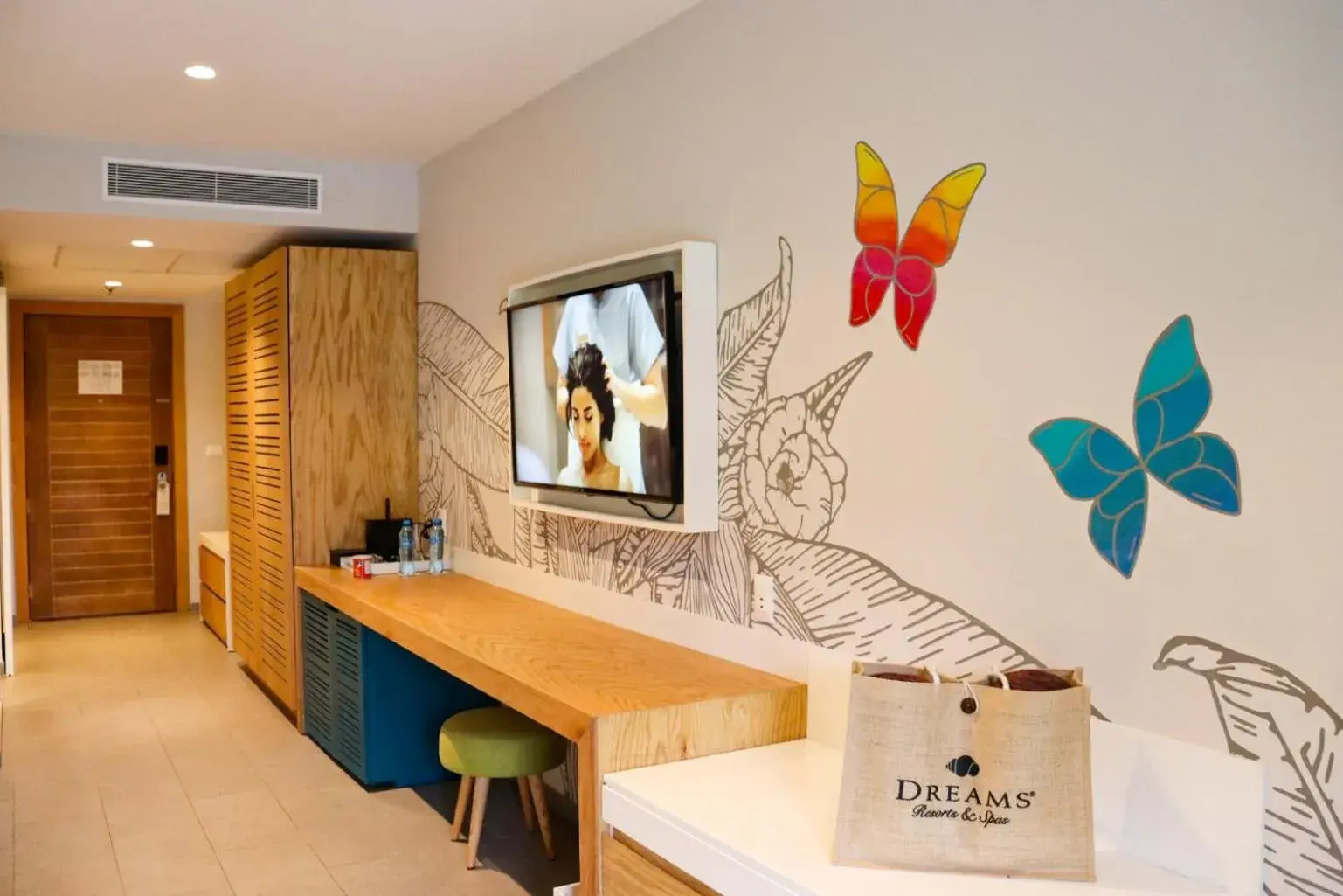 Preferred Club Ocean Front Double in Dreams Natura Resort & Spa - All Inclusive Preferred Club Ocean Front Double in Dreams Natura Resort & Spa - All Inclusive