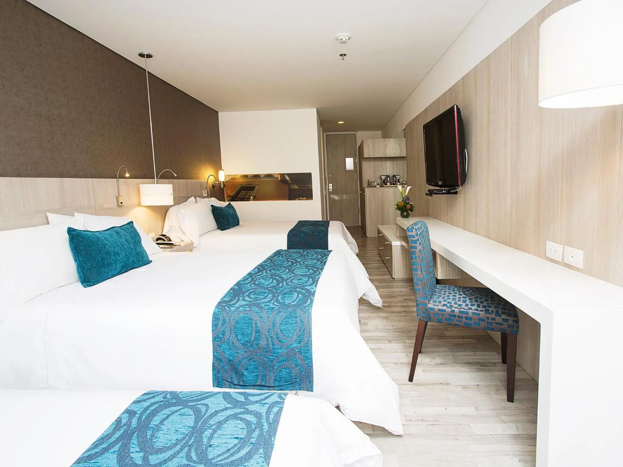 Bathroom, Bed in Hotel bh Bicentenario