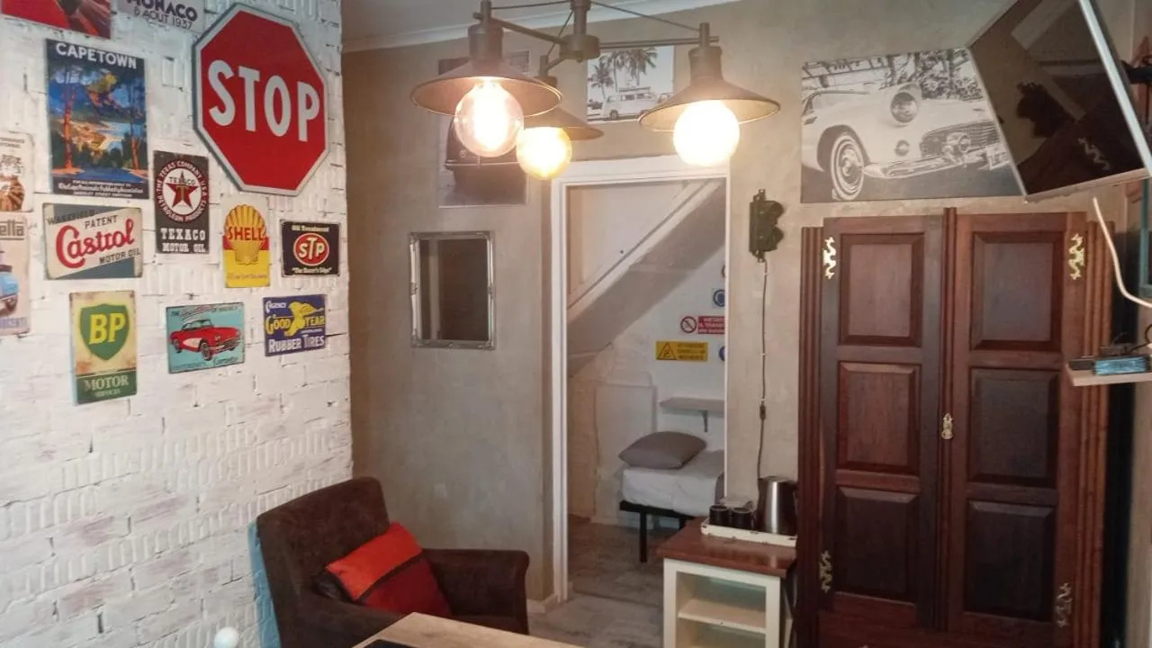 Decorative detail in The Mountains