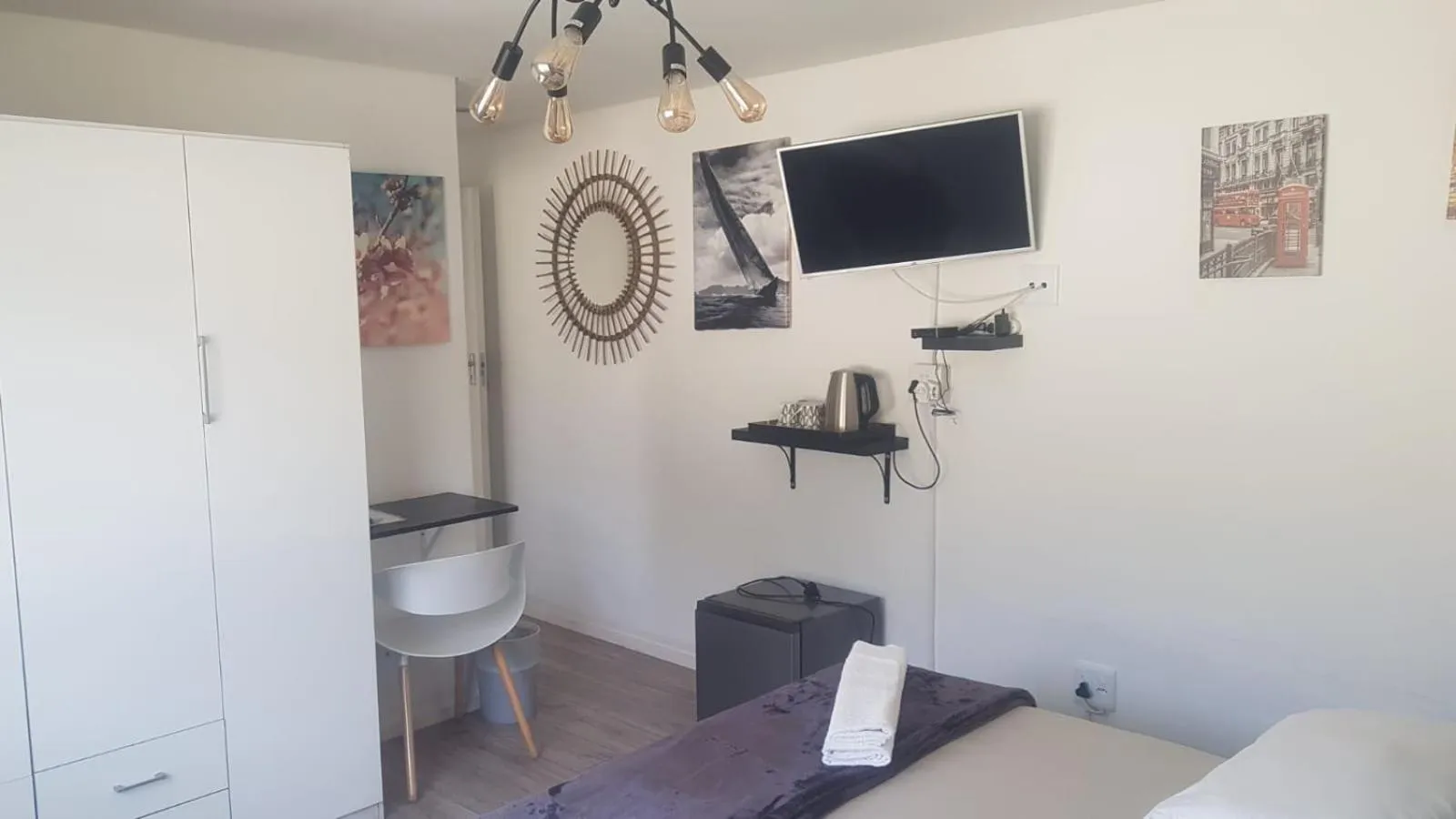 Bedroom, Bed in The Mountains