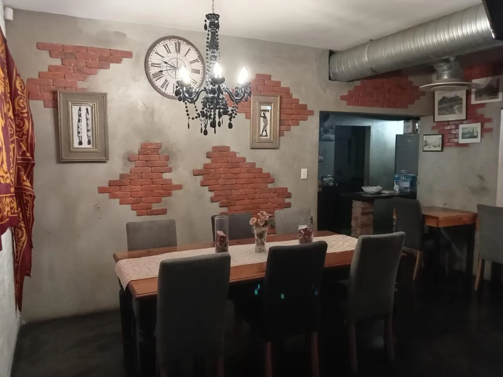 Communal lounge/ TV room in The Mountains