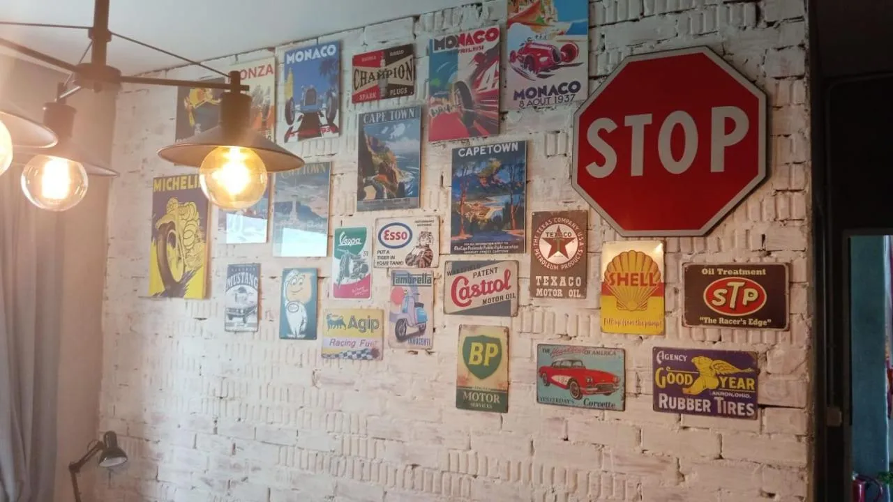 Decorative detail in The Mountains