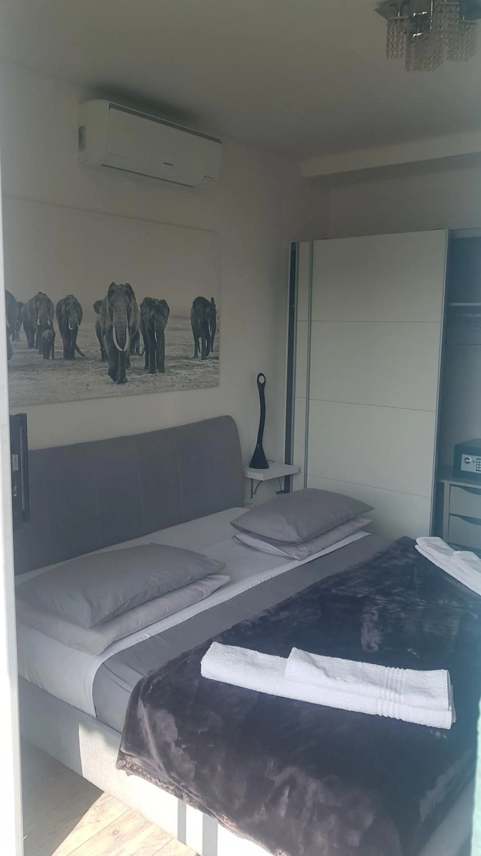 Bedroom, Bed in The Mountains