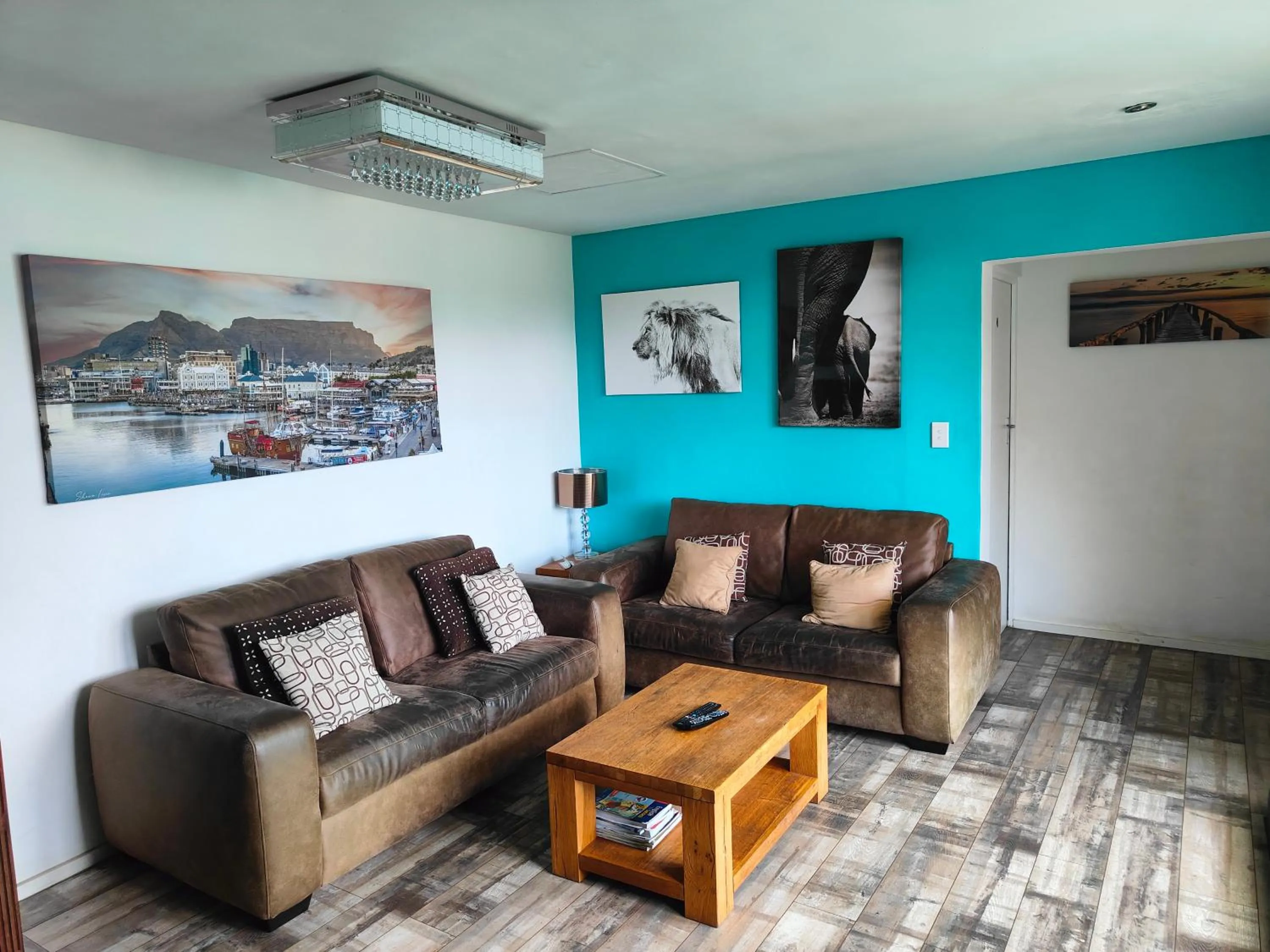 Communal lounge/ TV room in The Mountains