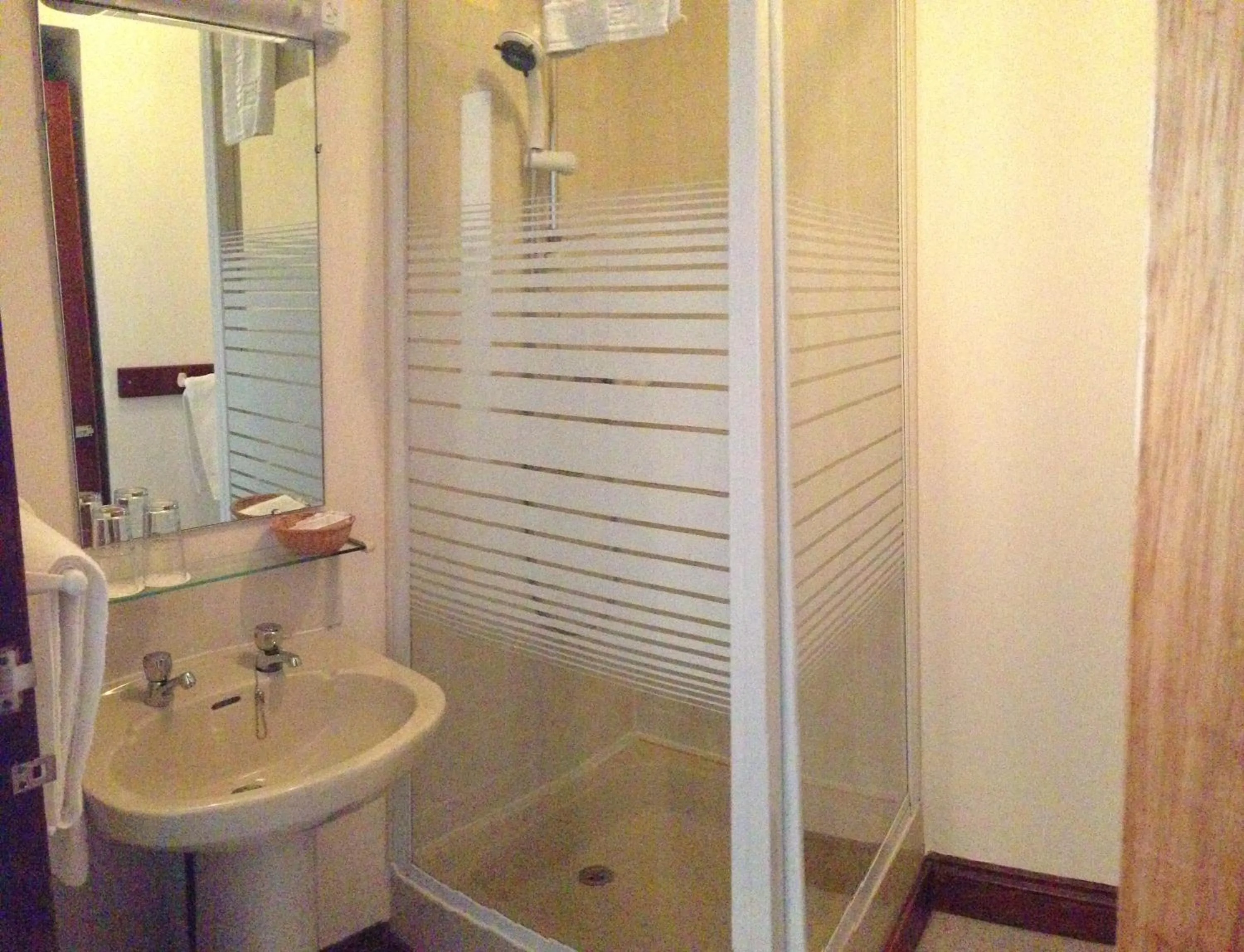 Bathroom in The Wight Bay Hotel - Isle of Wight