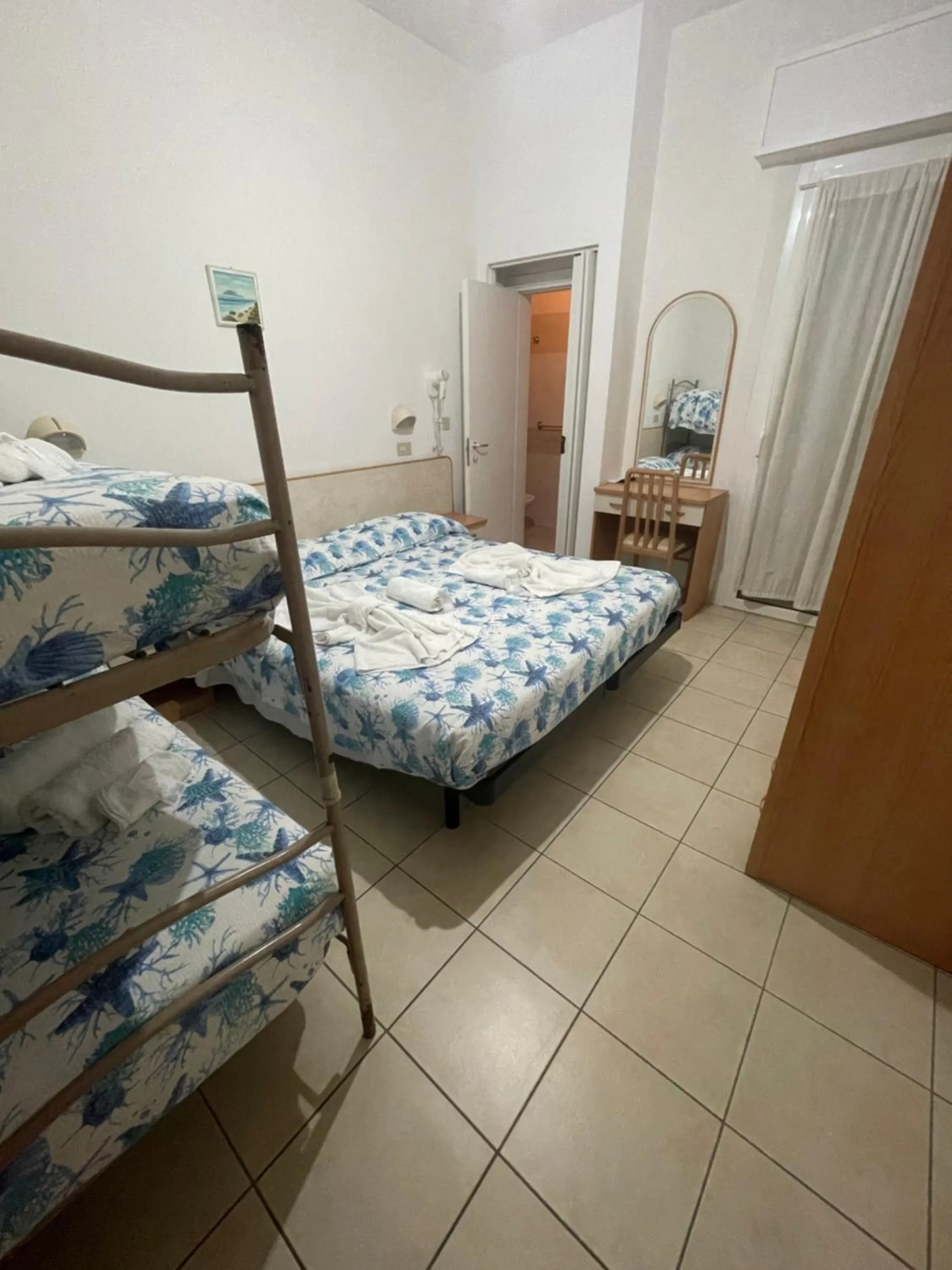 Bedroom, Bed in Hotel Vienna Rivazzurra