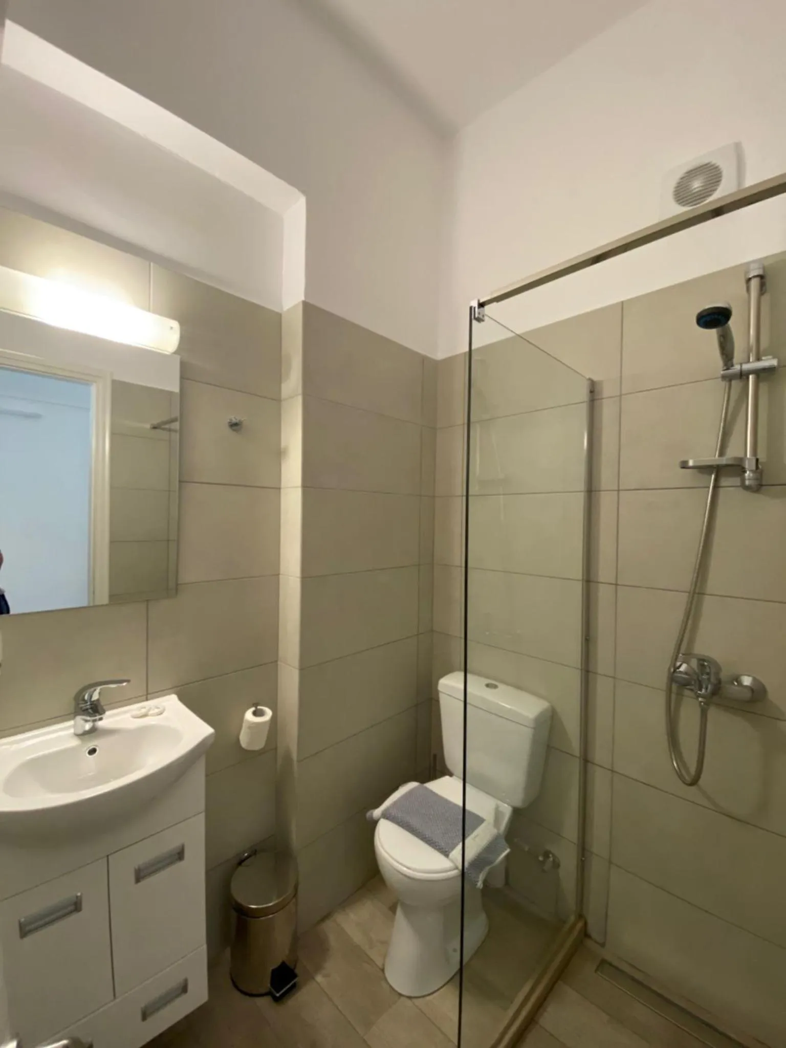 Bathroom in Anemona Studios