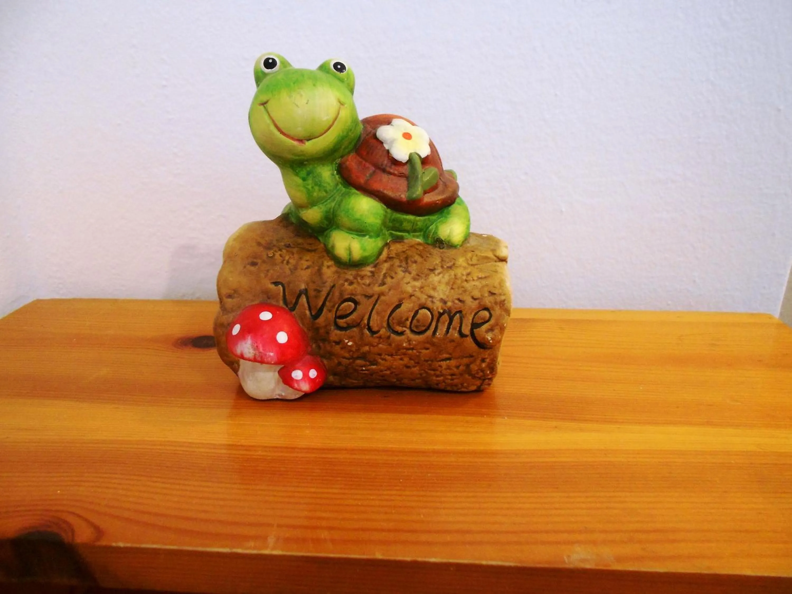 Decorative detail in Anemona Studios