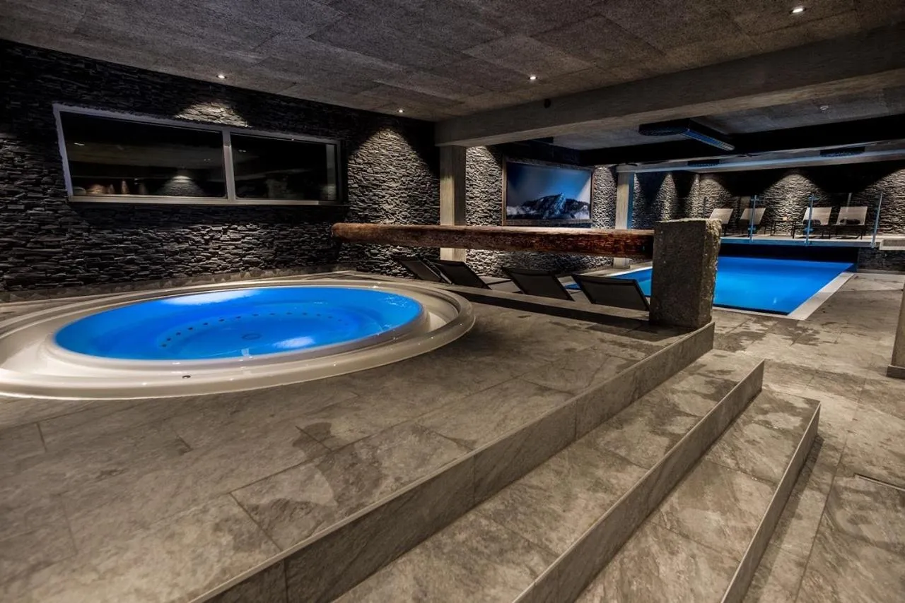 Hot Tub in Eriks Villa
