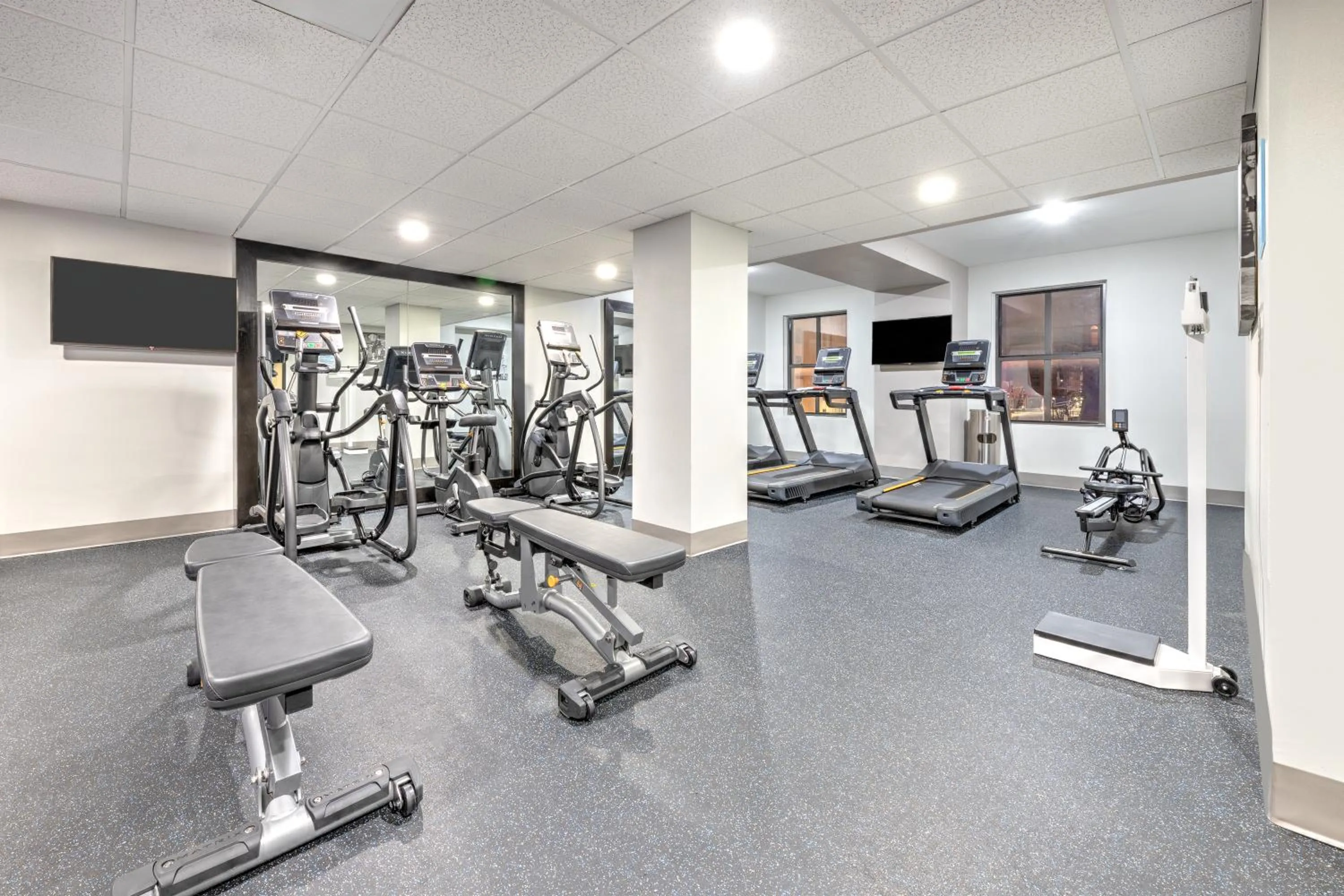 Fitness centre/facilities in Holiday Inn Express - Dallas Downtown by IHG