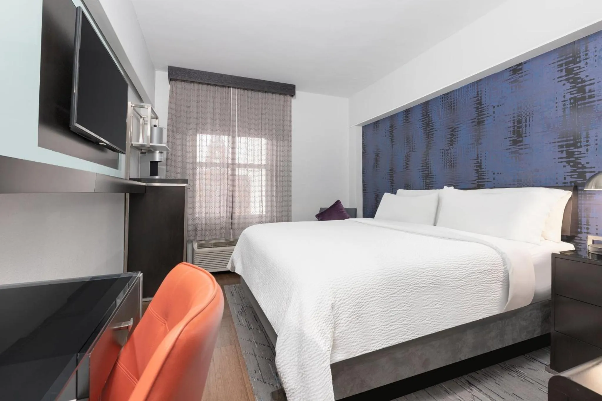 Photo of the whole room, Bed in Holiday Inn Express - Dallas Downtown by IHG